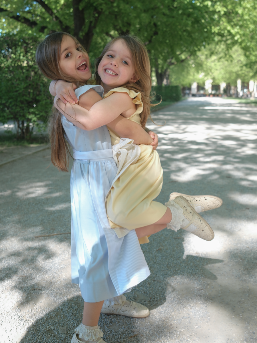 heimatgl-ck-kinderdirndl-leni-hellblau-mit-sch-rze image 6
