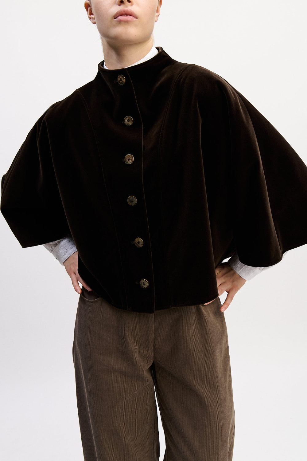 felicitas-damen-cape-cili-baumwoll-samt-cape-mit-knopfleiste image 3