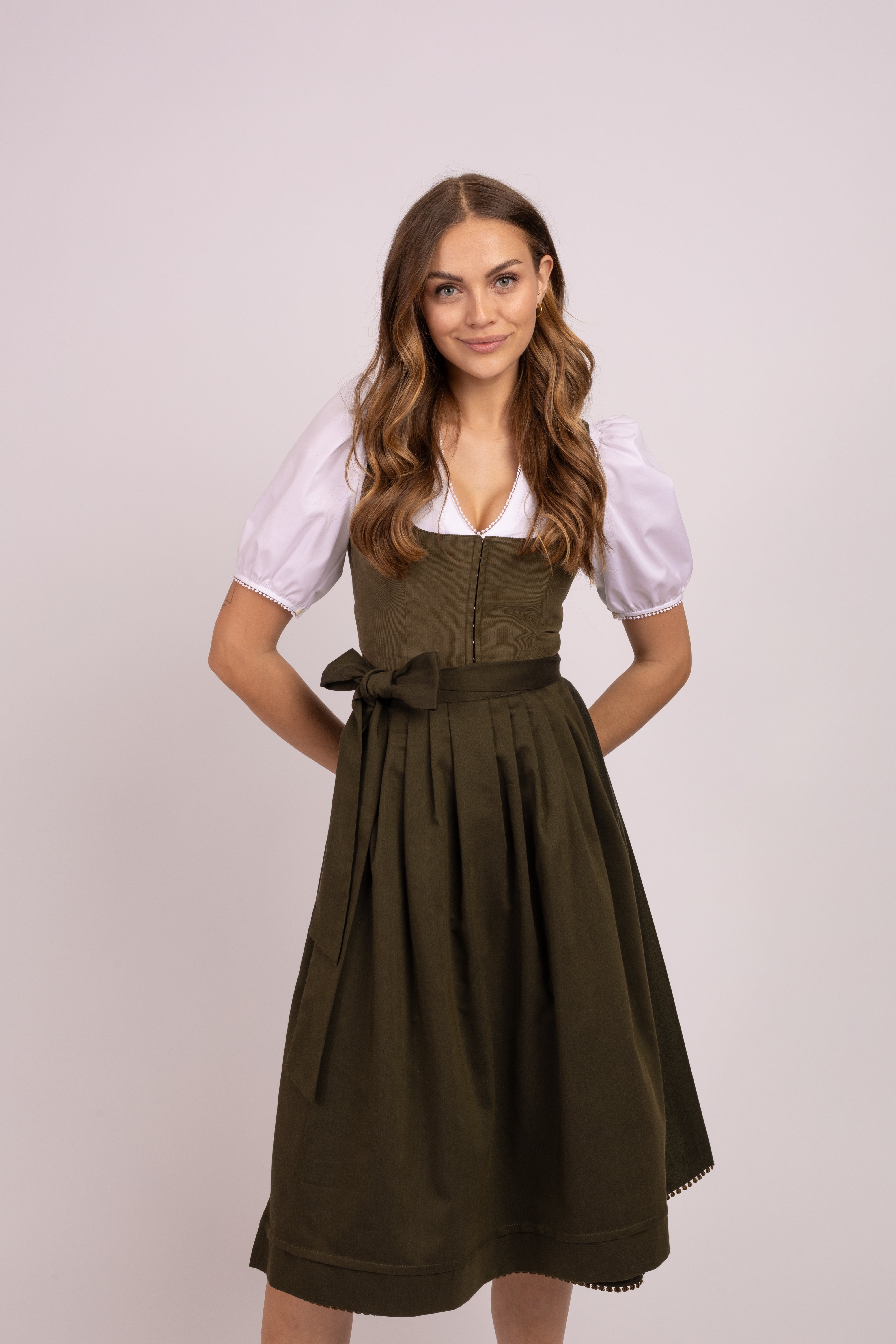 heimatgl-ck-dirndl-juna-oliv-babycord-dirndl image 6