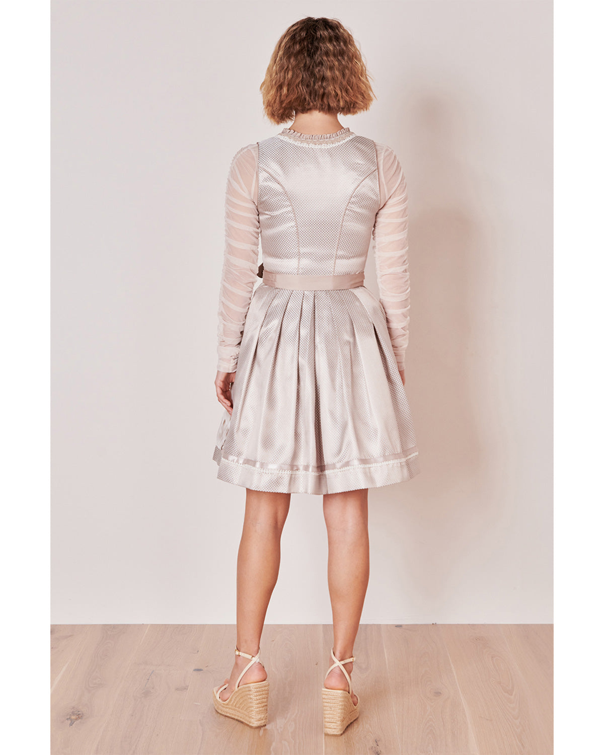 kr-ger-madl-dirndl-nemi-416367-natur-50-cm-mini-dirndl image 2