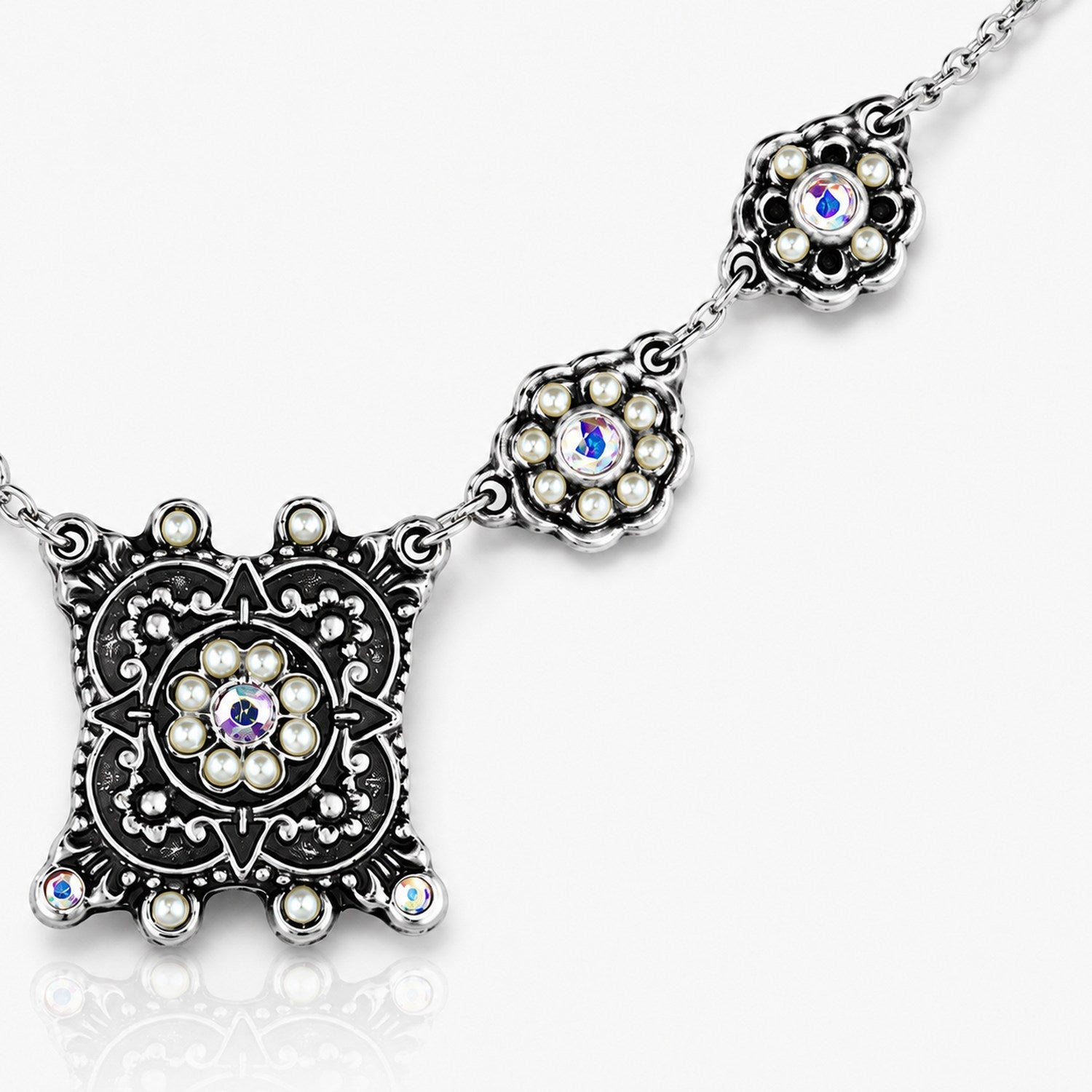 luisia-halskette-katharina-mit-kristallen-von-swarovski image 4