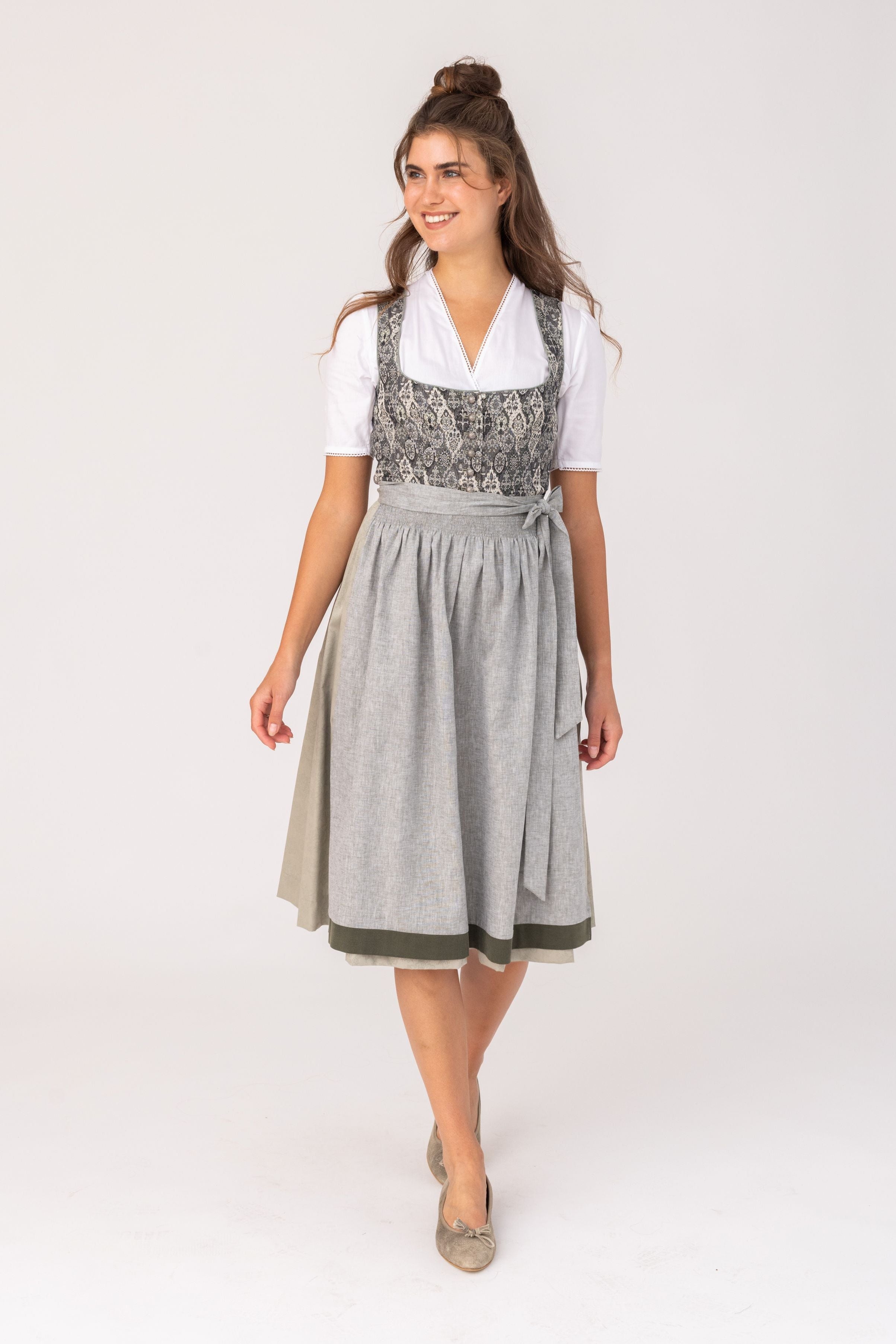 felicitas-dirndl-dorothea-sally-grau-baumwolle image 1