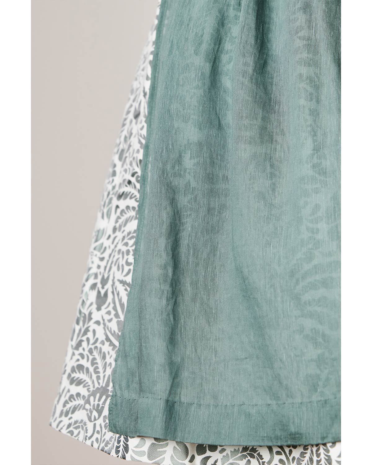 trachtenland-kr-ger-collection-dirndl-fritza-116367-70cm-gr-n-floral image 5
