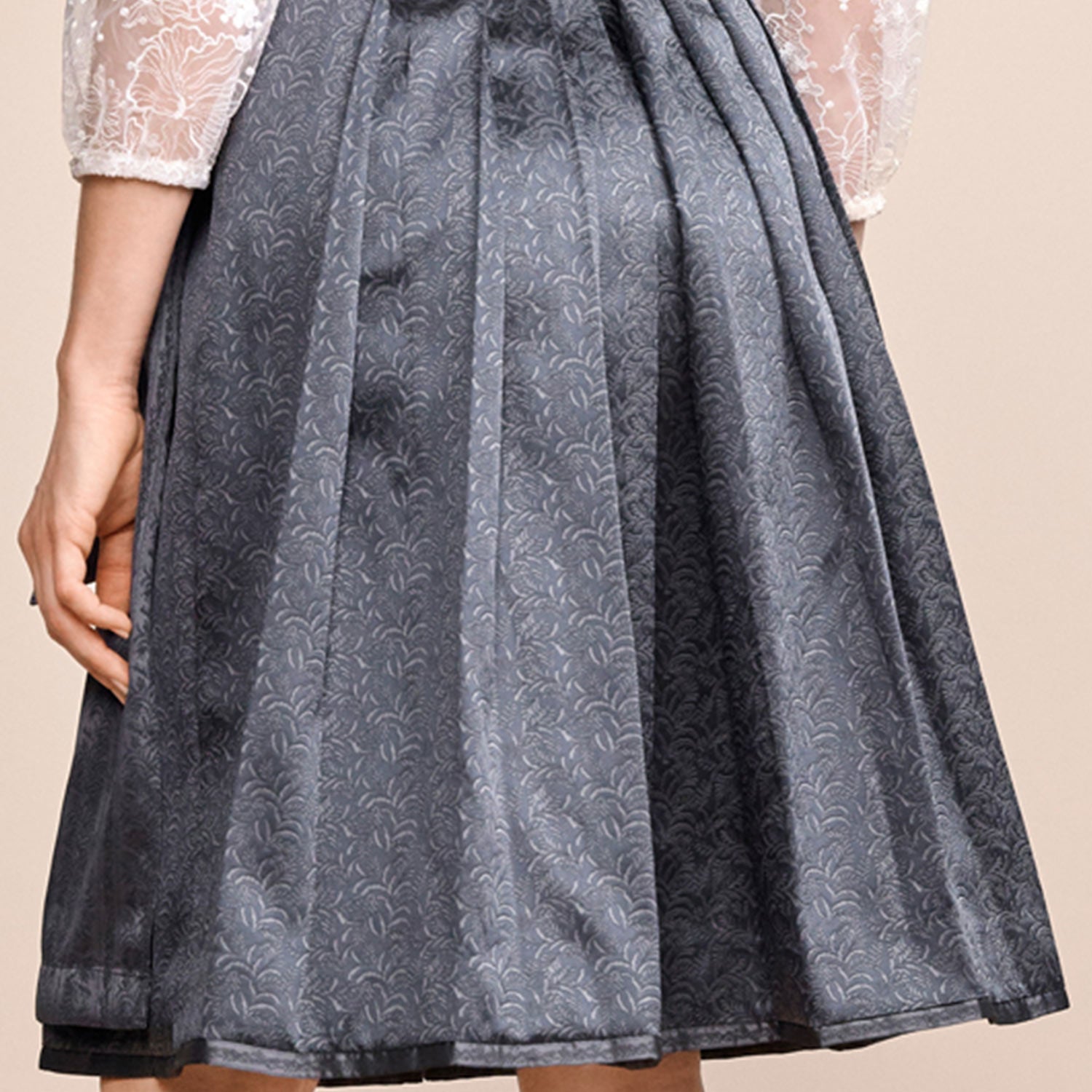 trachtenland-kr-ger-madl-dirndl-diliana-416569-anthrazit-60cm image 8