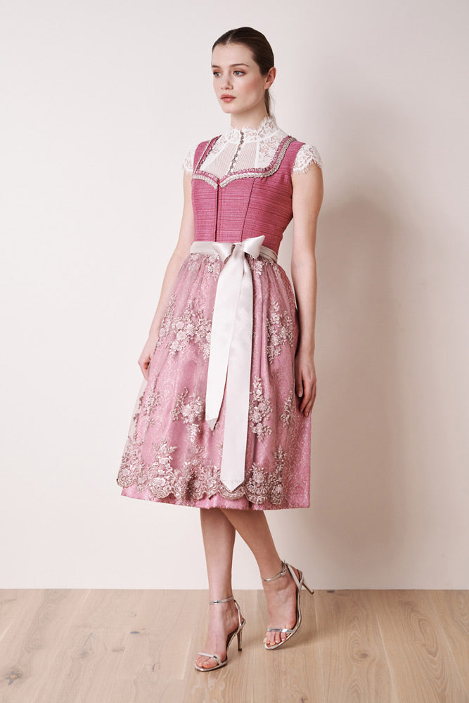 trachtenland-kr-ger-dirndl-pati-116165-mit-spitzensch-rze-70cm-pink image 8