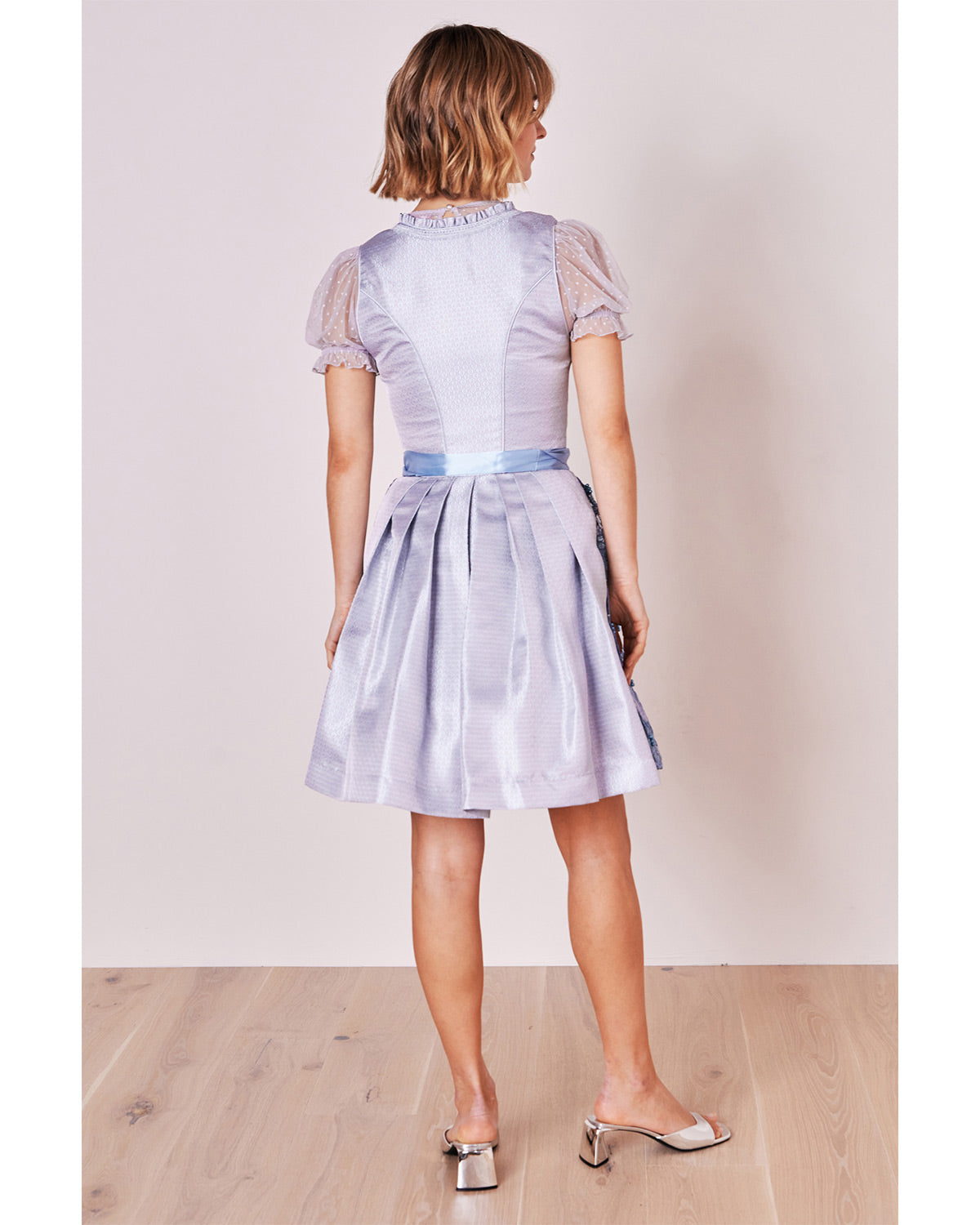 trachtenland-kr-ger-madl-dirndl-karlotta-419067-hellblau-50cm-mit-spitzensch-rze image 2