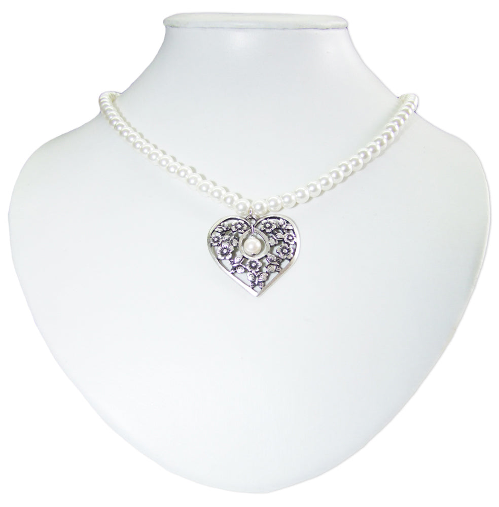 luisia-perlen-collier-sue-mit-herz-anh-nger-cremewei-altsilber image 2