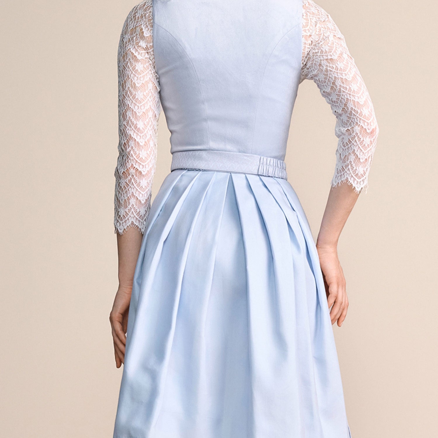 kr-ger-madl-alisha-415468-dirndl-60cm-hellblau-mit-samt-mieder image 3