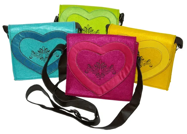 trachten-benkert-samba-tasche-filz-seidenoptik image 1