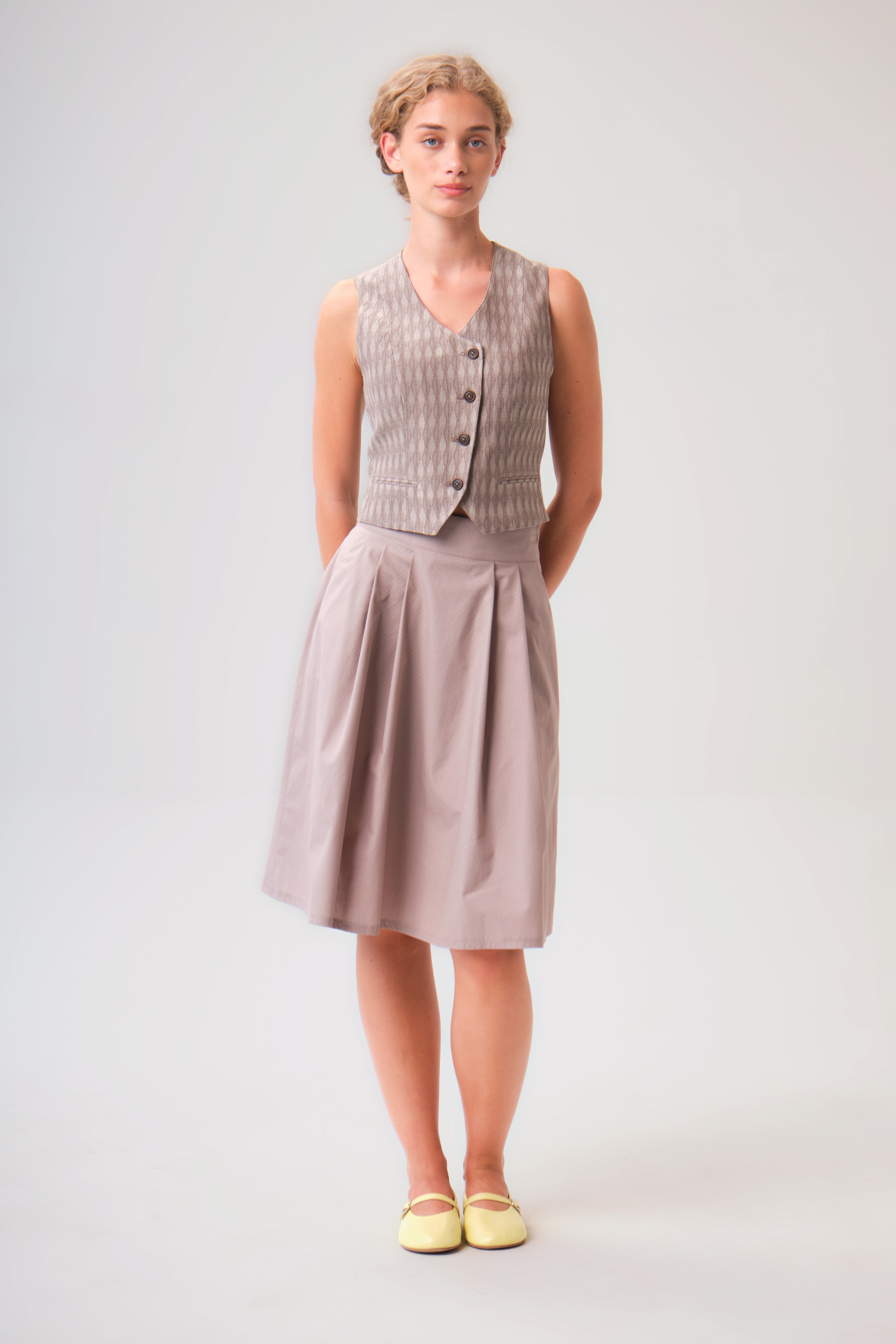 felicitas-damen-weste-wanessa-jacquard-kurz-asymmetrisch image 3
