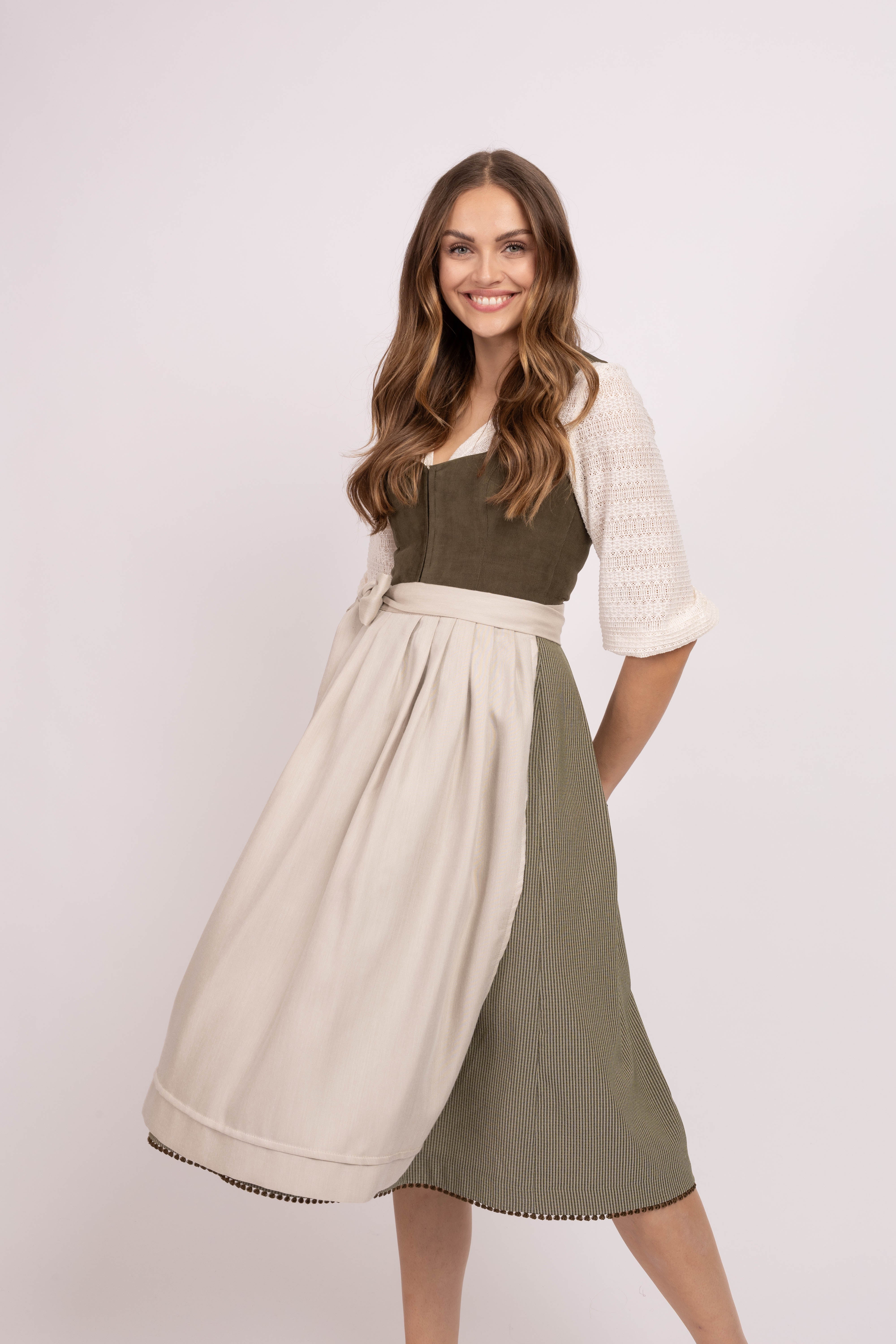 heimatgl-ck-dirndl-karla-babycord-olive-mit-streifenrock image 4
