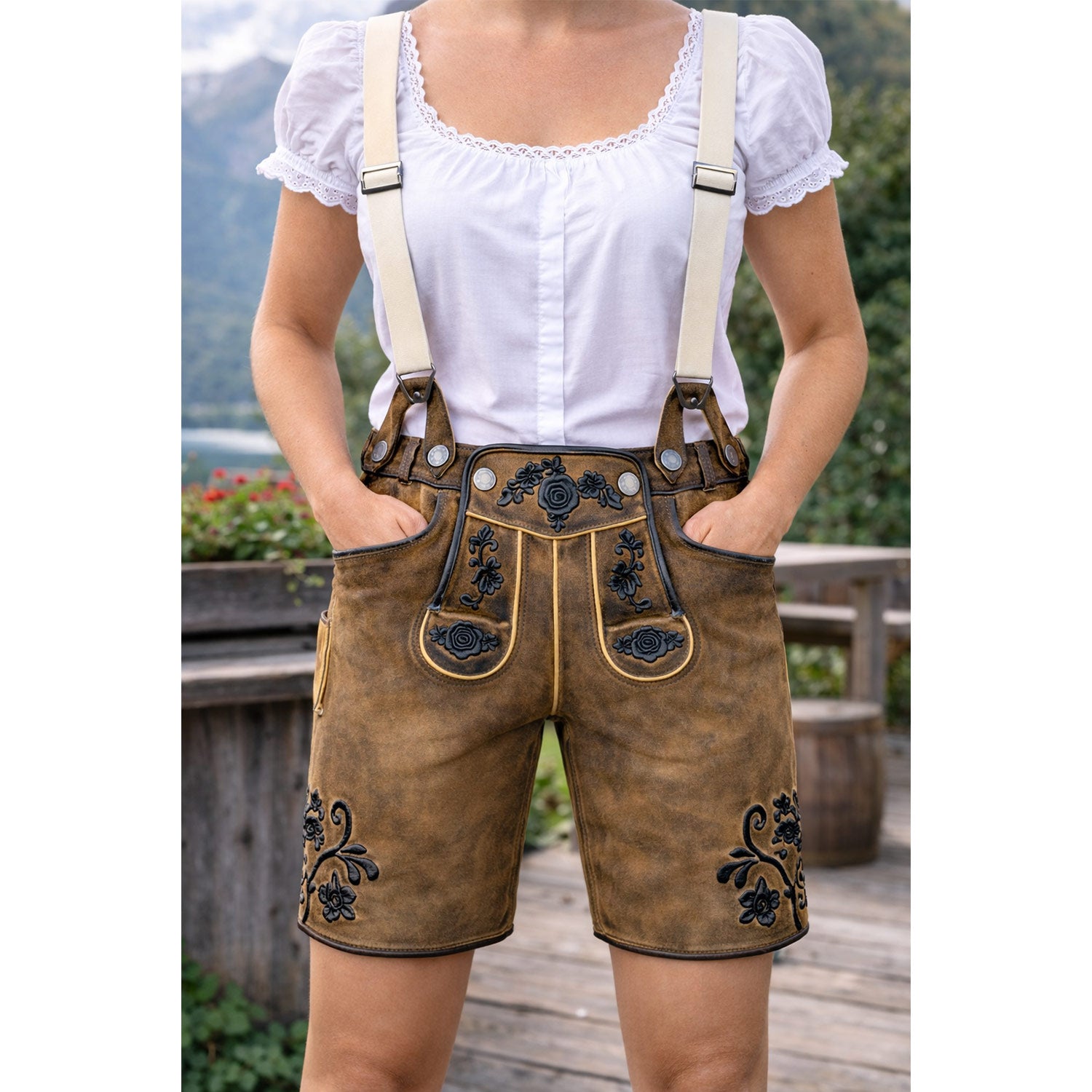 maddox-kurze-damen-lederhose-verena-mit-hosentr-gern-antik-eiche image 2