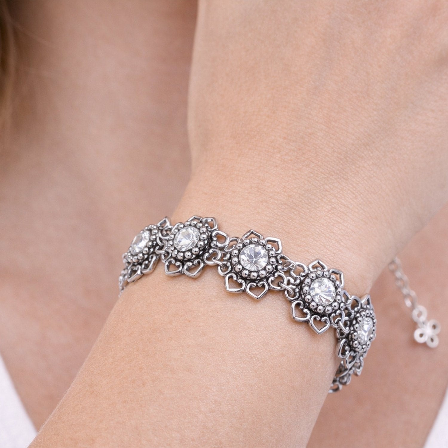 trachtenland-luisia-armband-leandra-herzbl-ten-crystal image 3