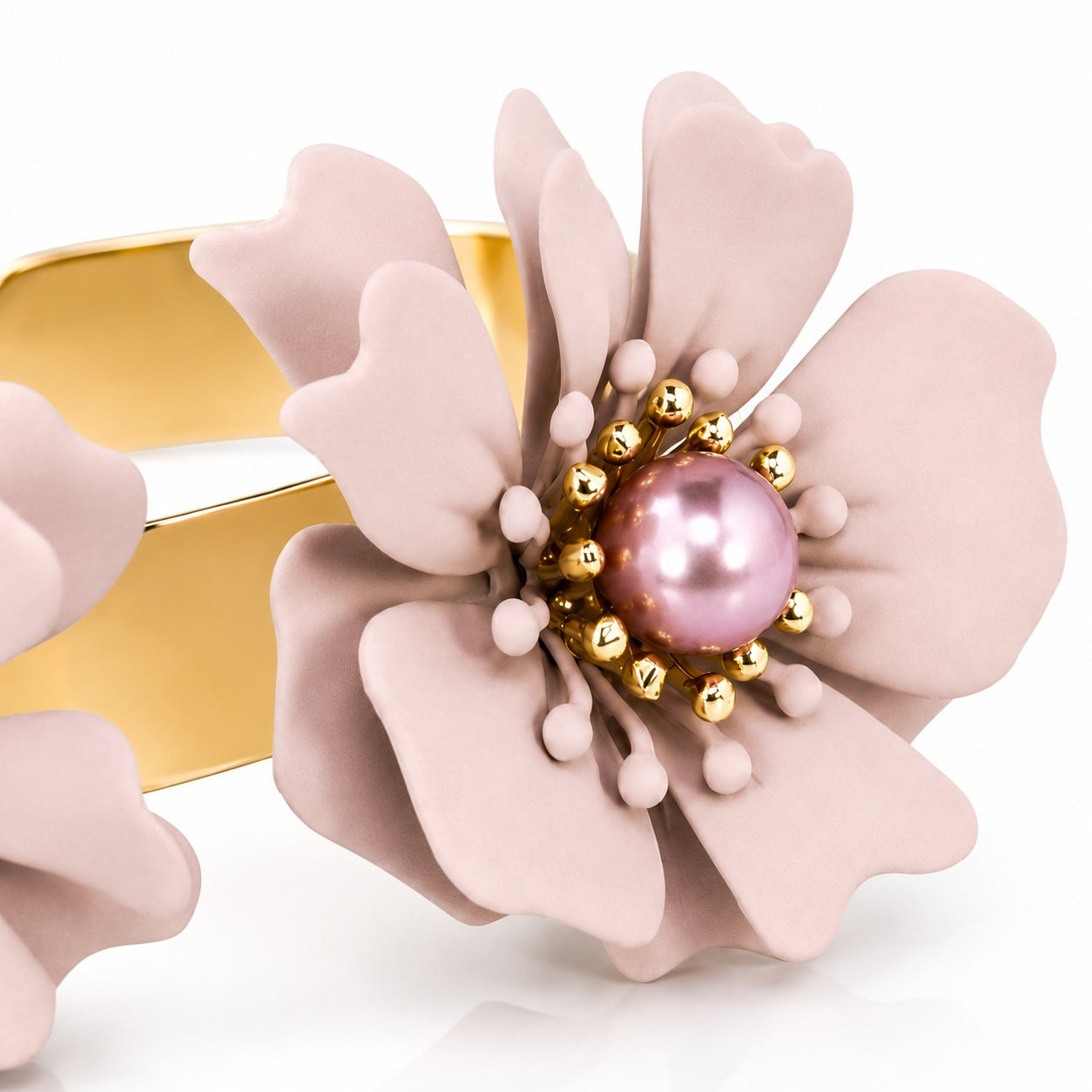 luisia-armreif-armspange-nelia-blumen-16-karat-vergoldet-altrosa image 5