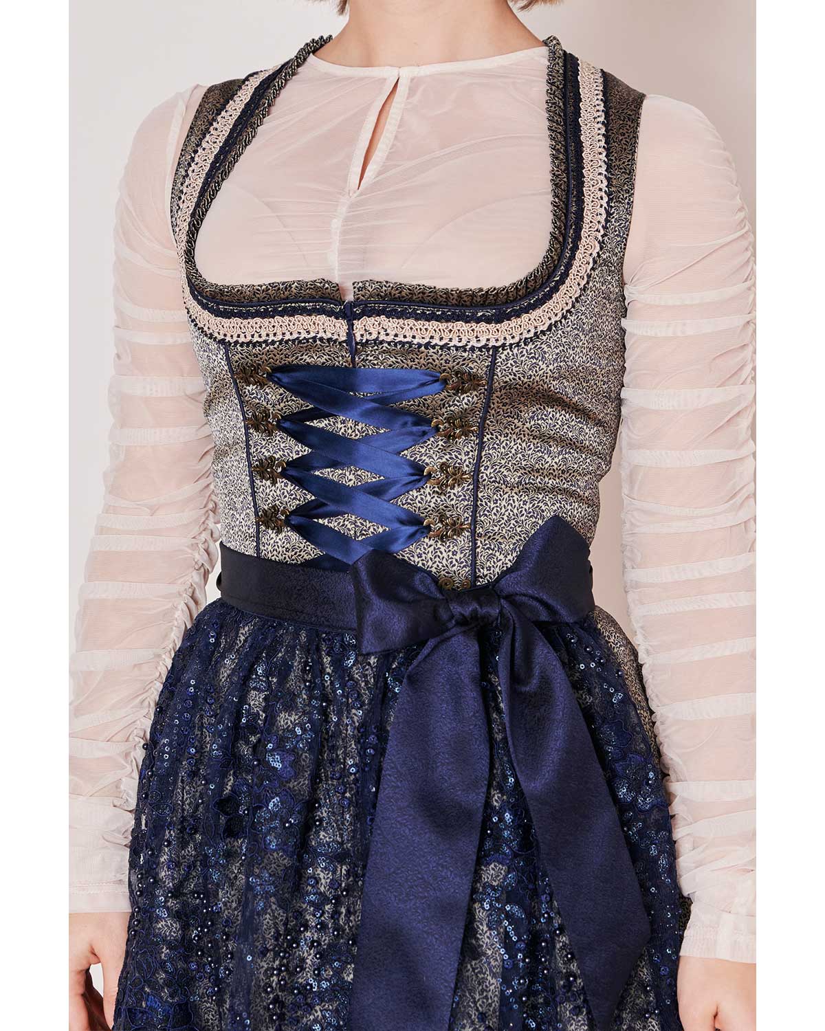 kr-ger-madl-dirndl-isi-mit-spitzensch-rze-60-cm-blau image 3