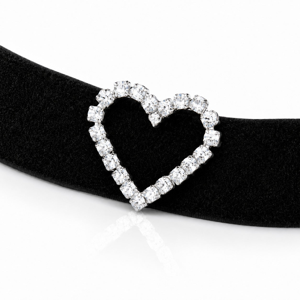 trachtenland-luisia-samt-kropfband-strass-herz-swarovski-schwarz image 5