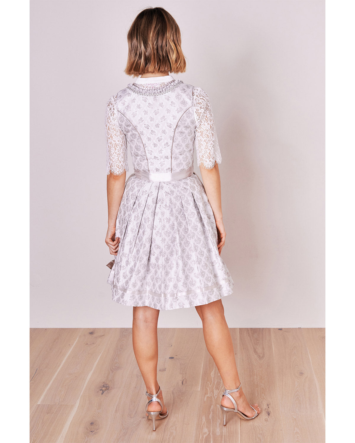 trachtenland-kr-ger-madl-dirndl-aleya-414466-nude-flieder-50-cm image 2