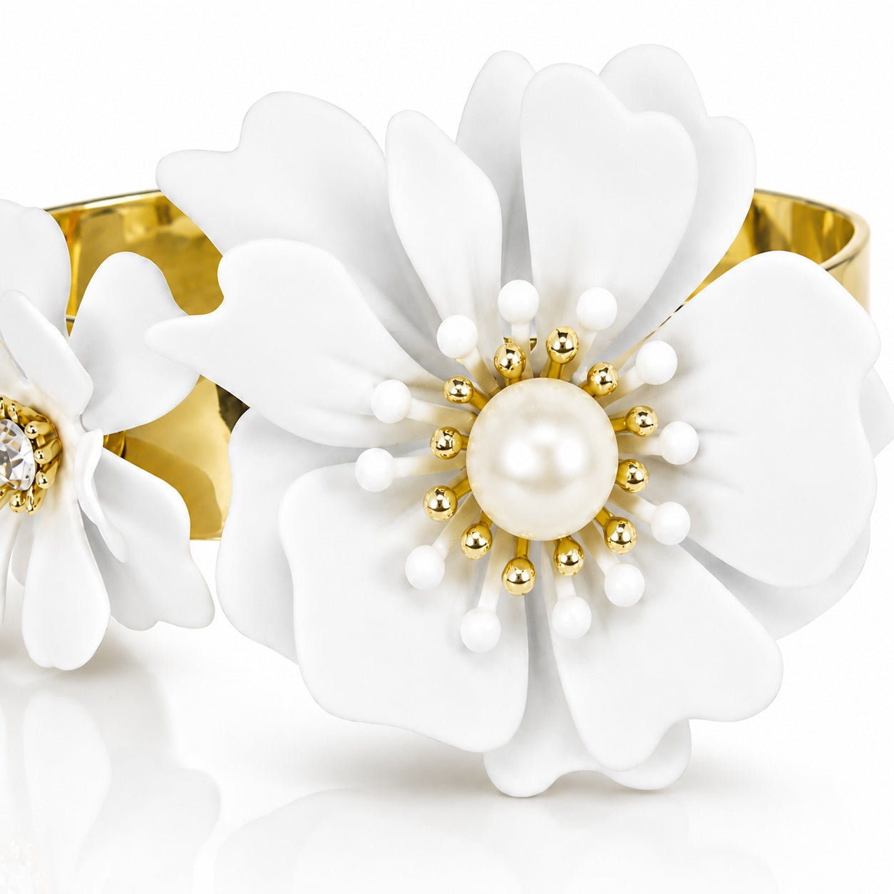 trachtenland-luisia-armreif-nelia-blumen-16-karat-vergoldet-wei image 5