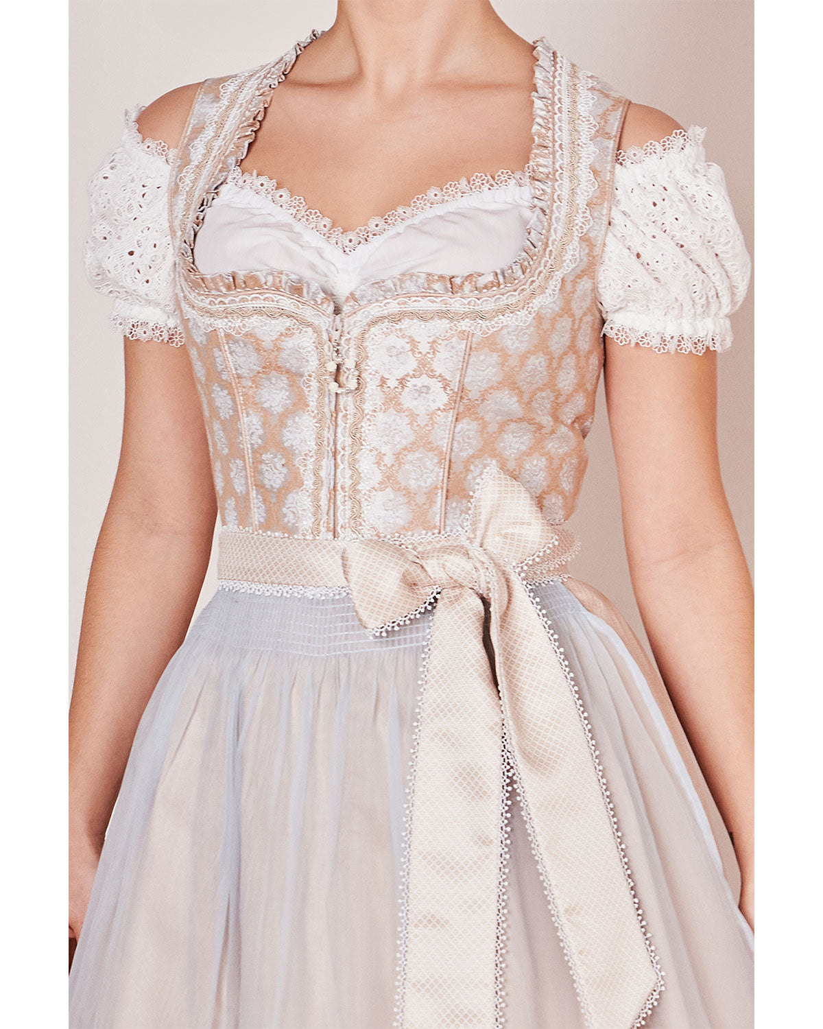 kr-ger-madl-dirndl-seraphina-415267-natur-hellblau-60cm image 3