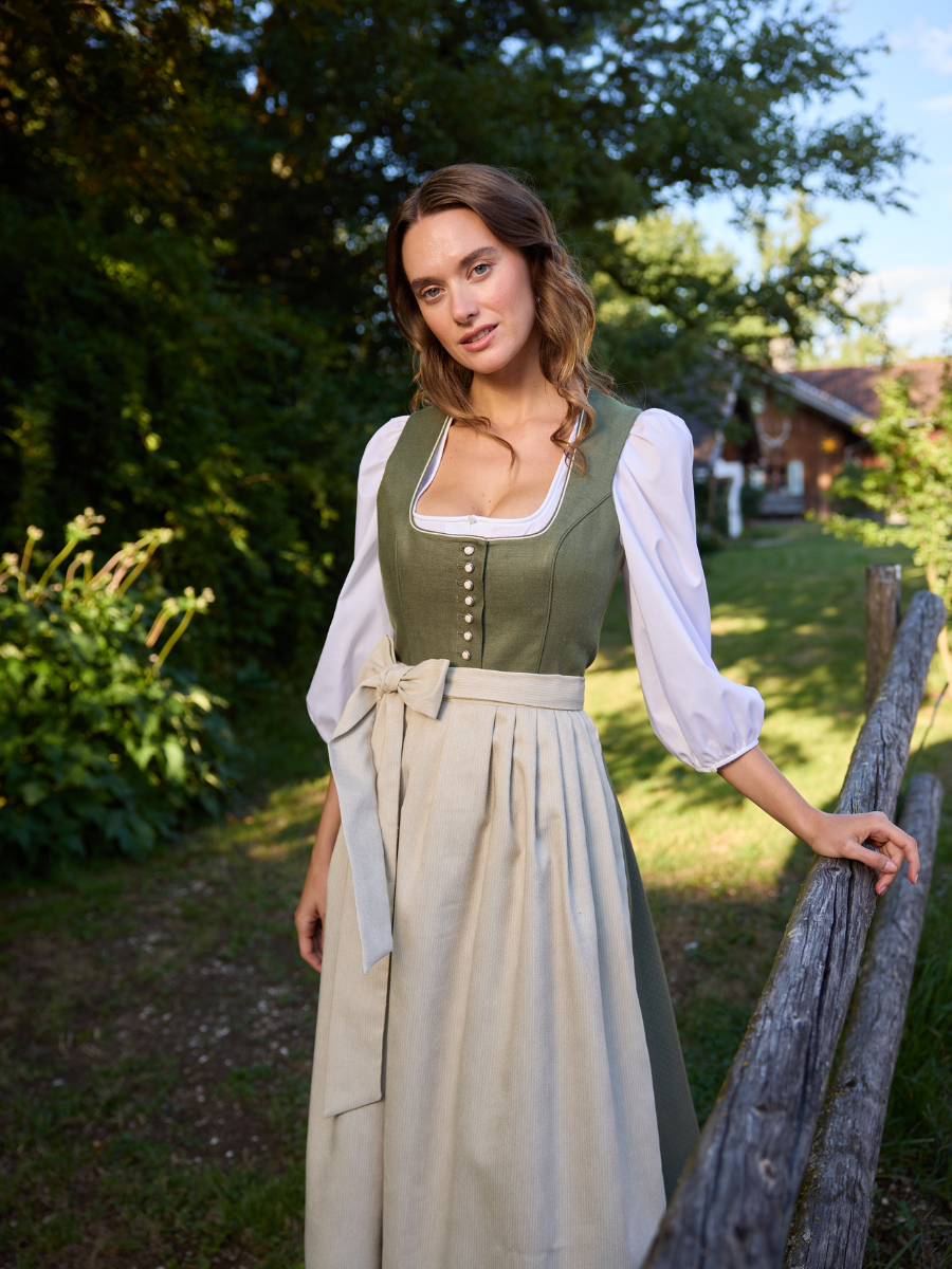 heimatgl-ck-dirndl-wilma-leinendirndl-salbeigr-n-mit-beiger-sch-rze image 2