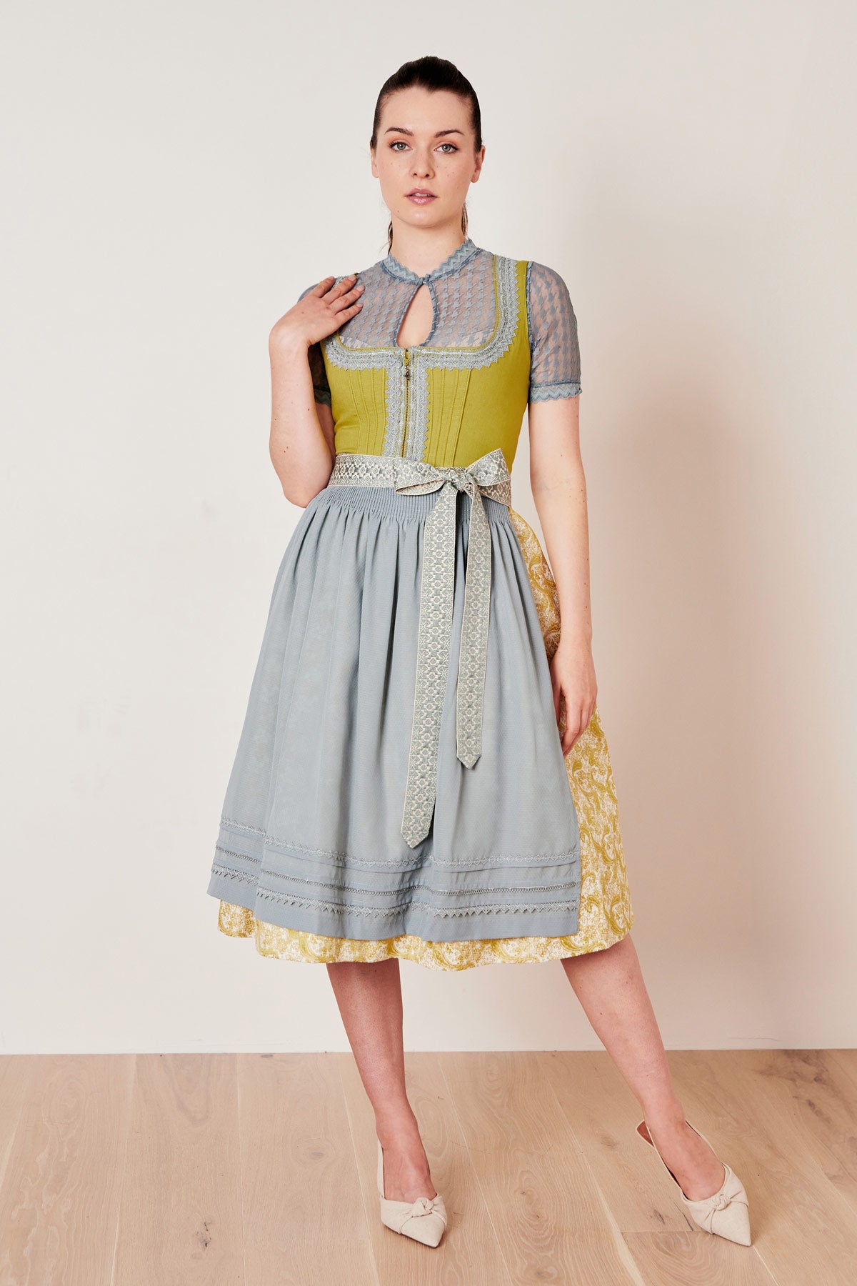 trachtenland-kr-ger-collection-dirndl-josefine-116867-gelb-70cm image 2