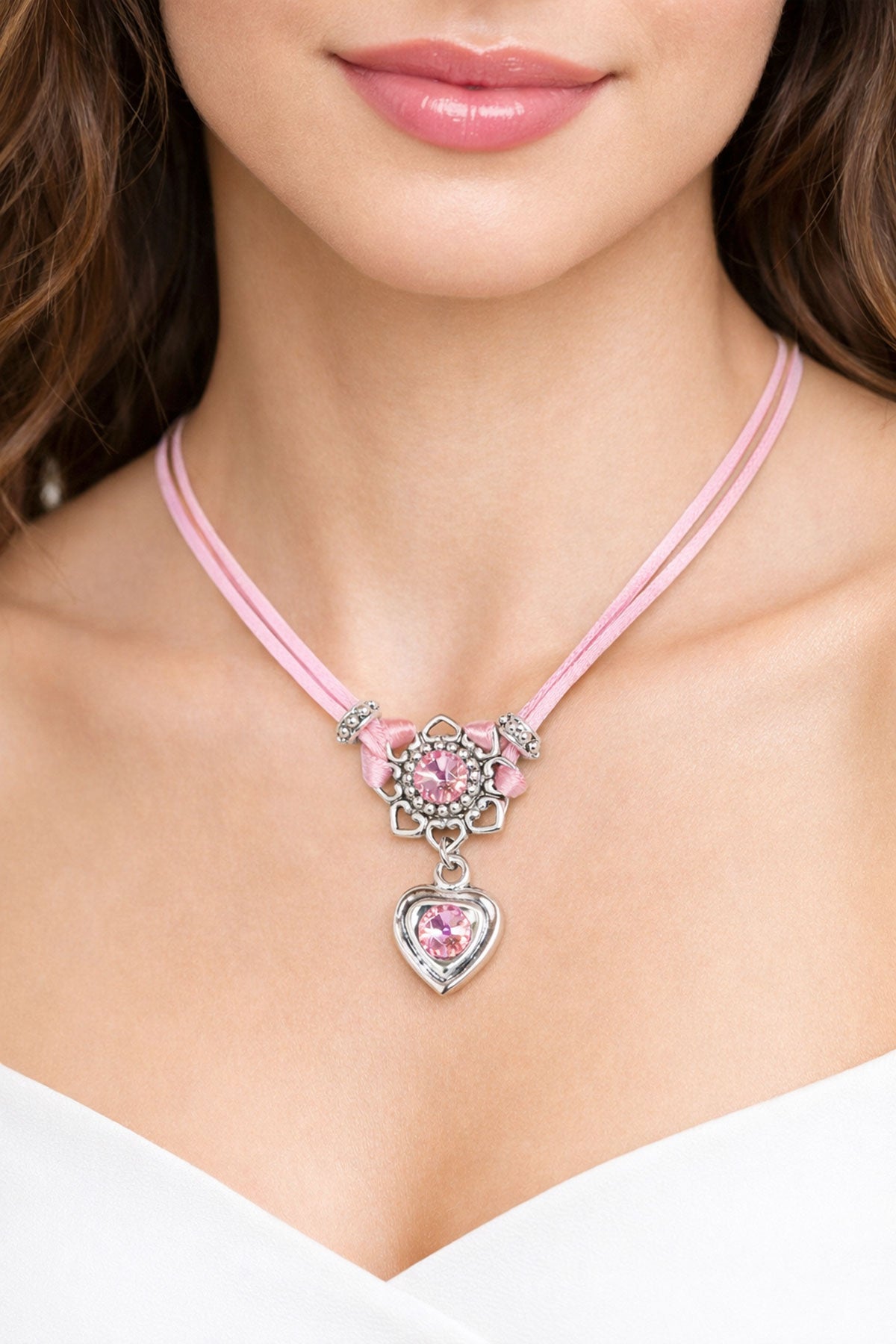 luisia-halskette-chiara-herzbl-te-mit-swarovski-kristallen-rosa image 4