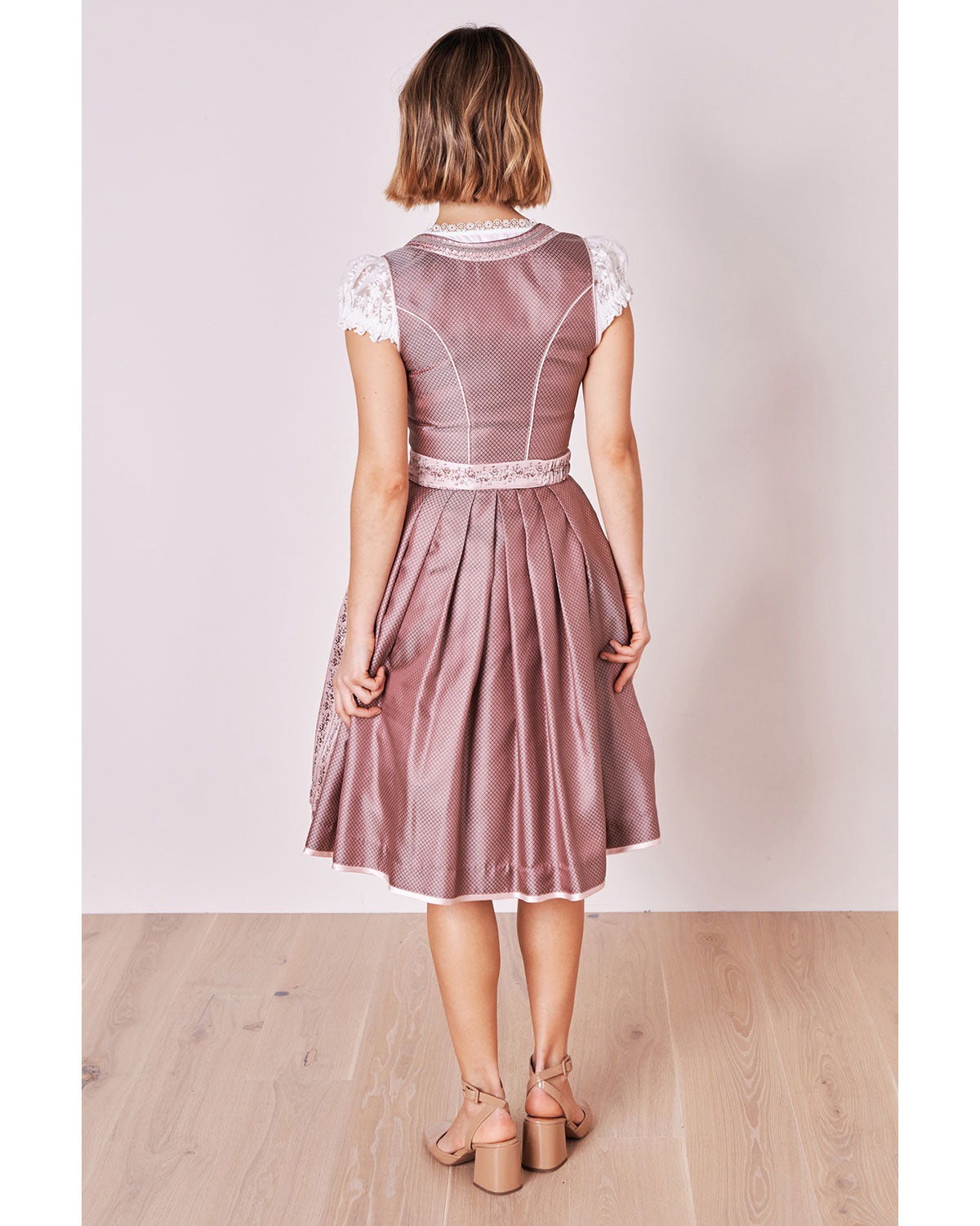 kr-ger-madl-dirndl-rosa-417167-rose-60-cm image 2
