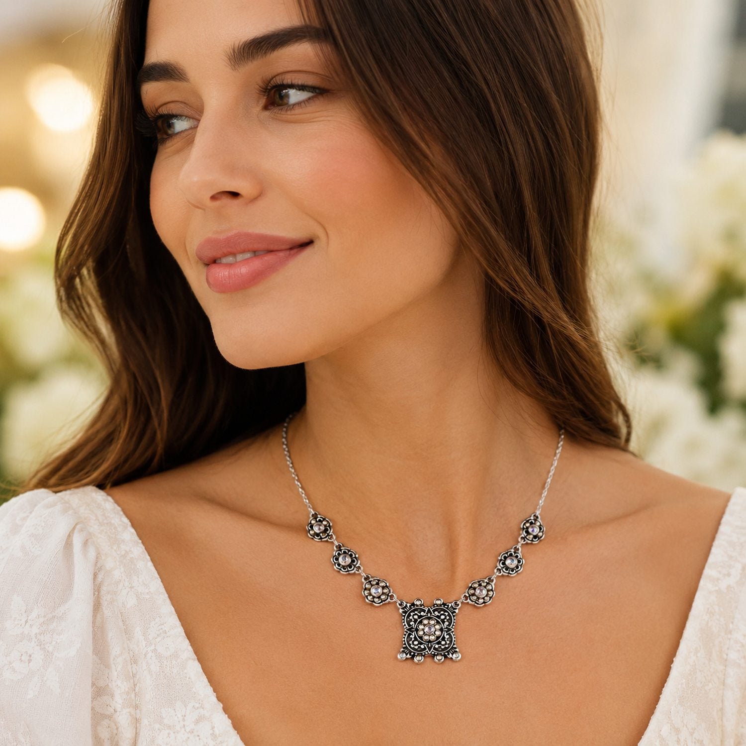 luisia-halskette-katharina-mit-kristallen-von-swarovski image 2