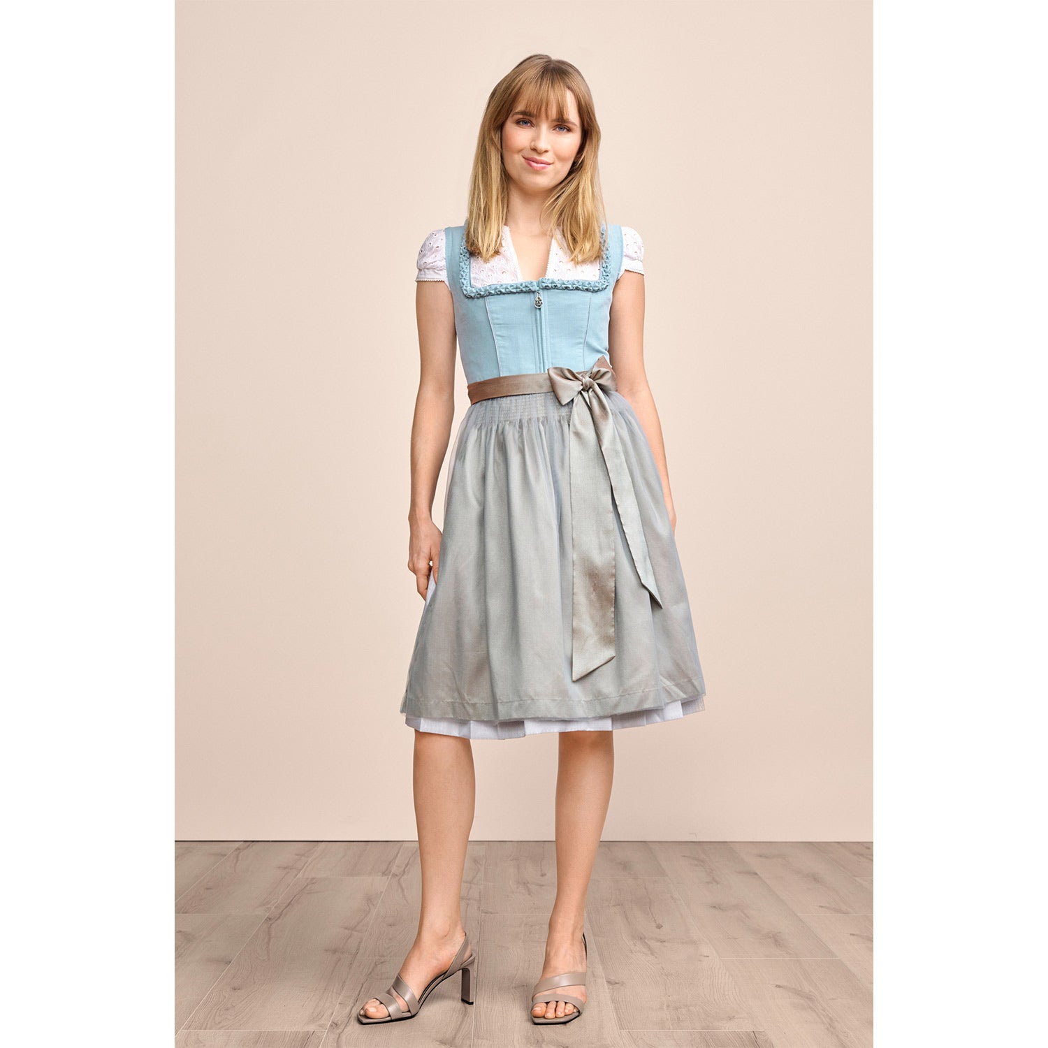 kr-ger-madl-dirndl-emmeline-415769-60cm-hellblau image 6