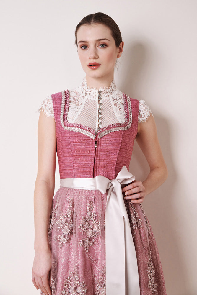trachtenland-kr-ger-dirndl-pati-116165-mit-spitzensch-rze-70cm-pink image 3