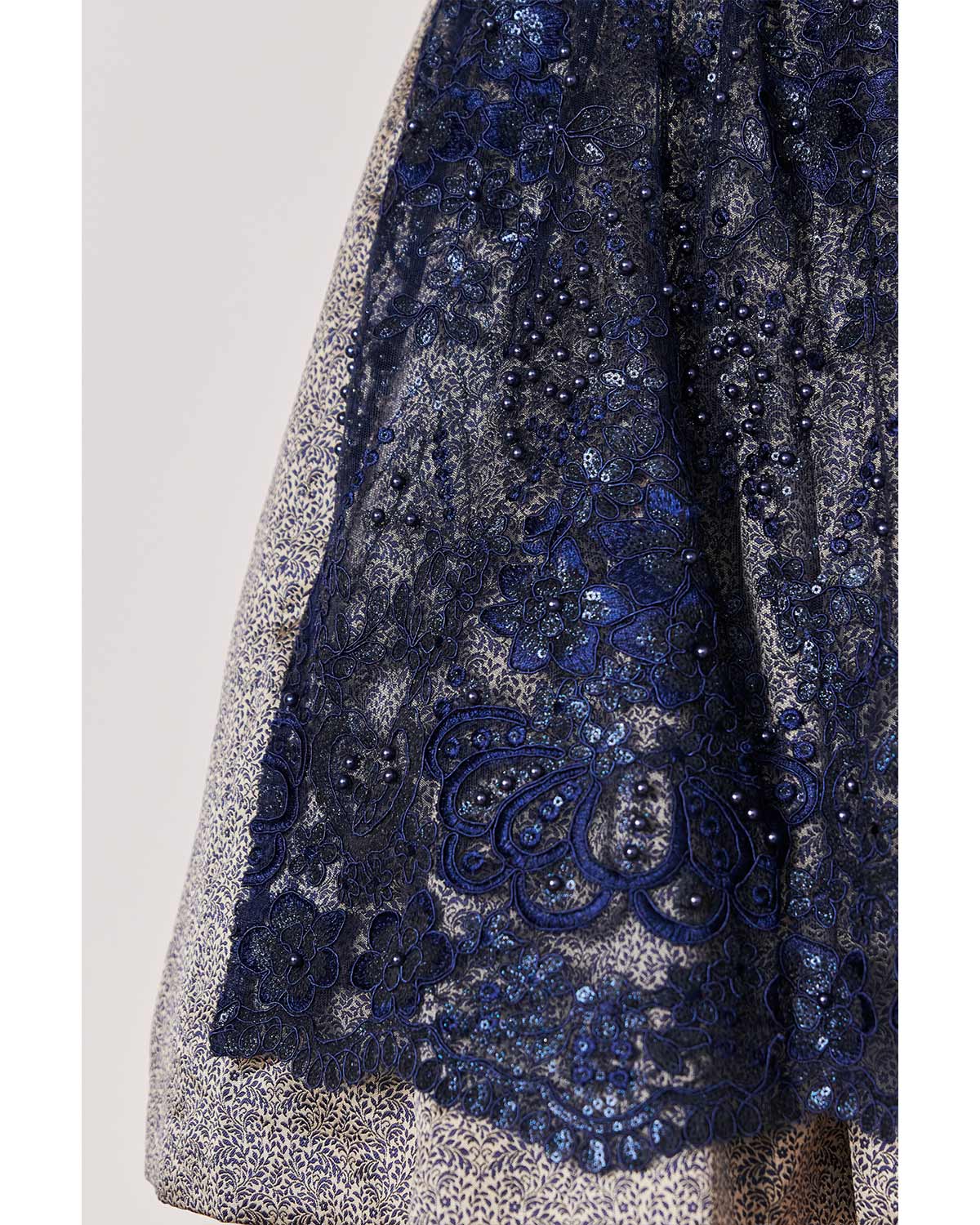 kr-ger-madl-dirndl-isi-mit-spitzensch-rze-60-cm-blau image 4