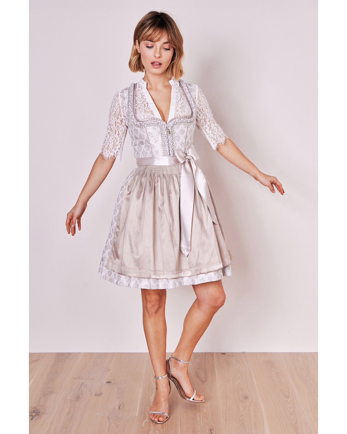 trachtenland-kr-ger-madl-dirndl-aleya-414466-nude-flieder-50-cm image 8