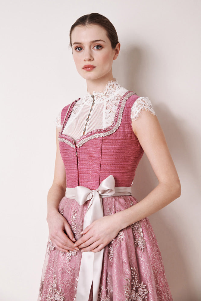 trachtenland-kr-ger-dirndl-pati-116165-mit-spitzensch-rze-70cm-pink image 6