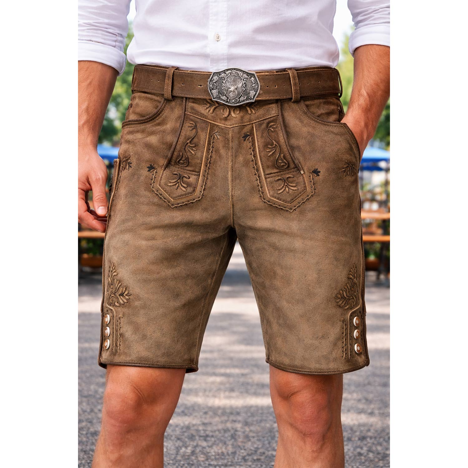 trachtenland-maddox-herren-lederhose-zugersee-kurz-antik-r-sahara image 2