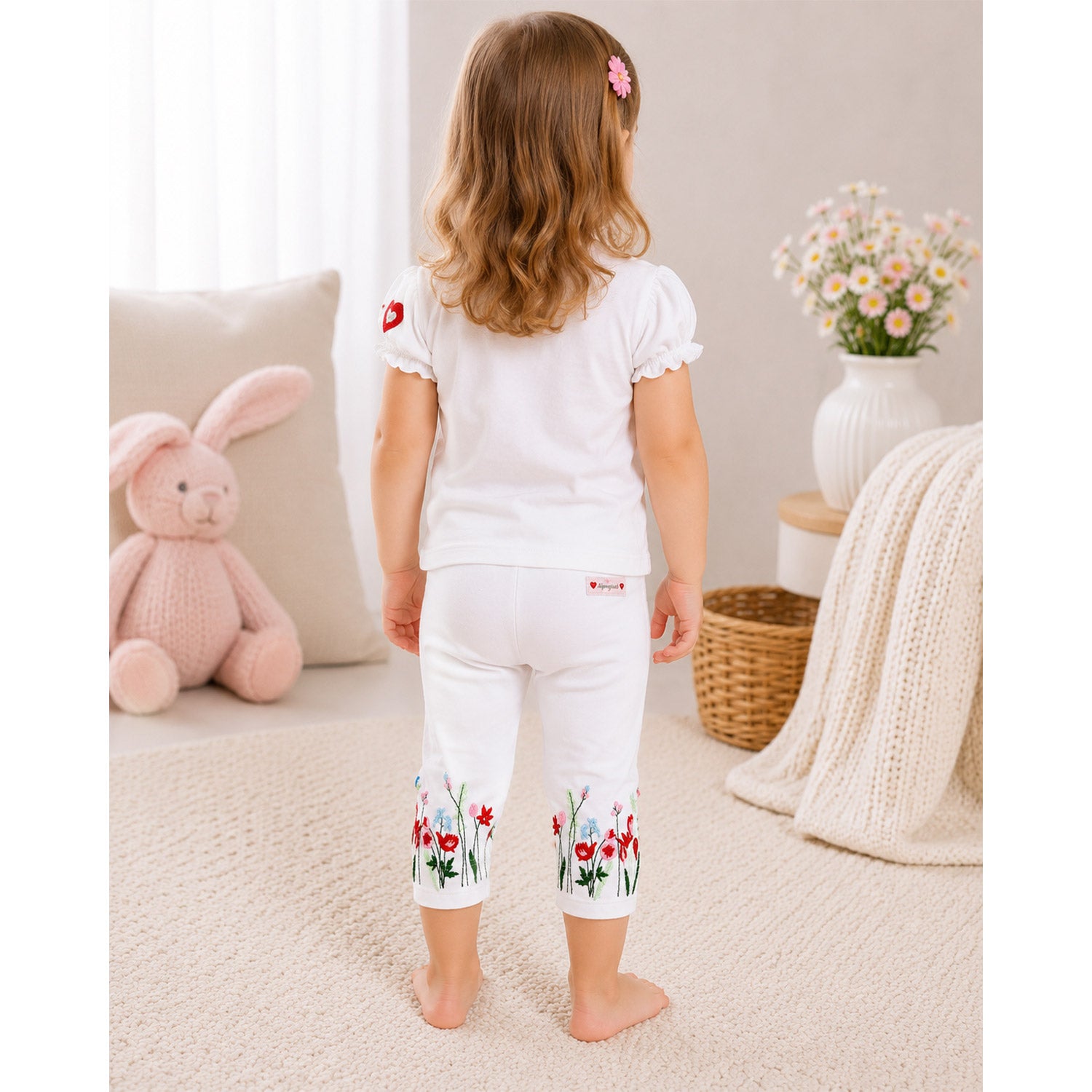 trachtenland-bondi-capri-leggings-blumenwiese-86627-wei-baby-sommerhose image 8