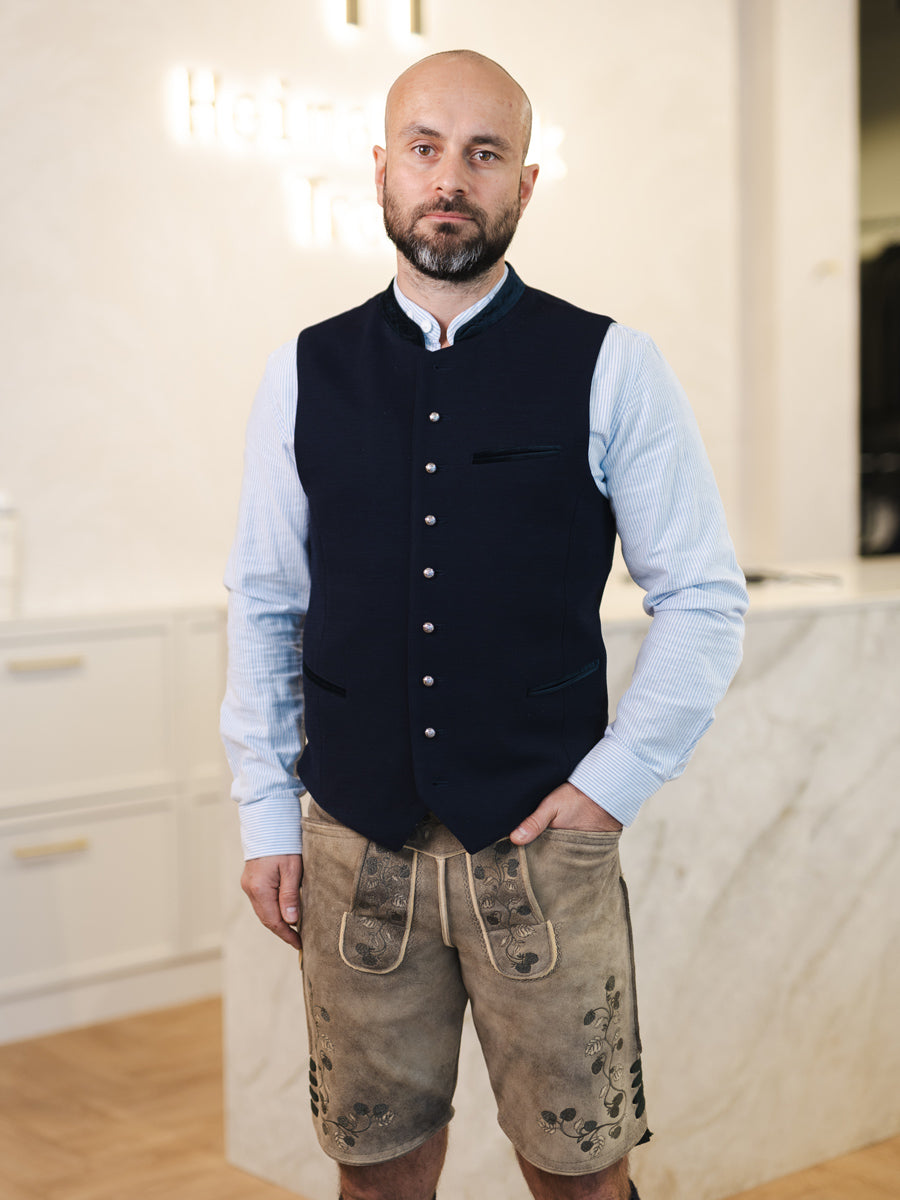 heimatgl-ck-lederhose-holledau-bock-wildbock-herren-kurz image 4