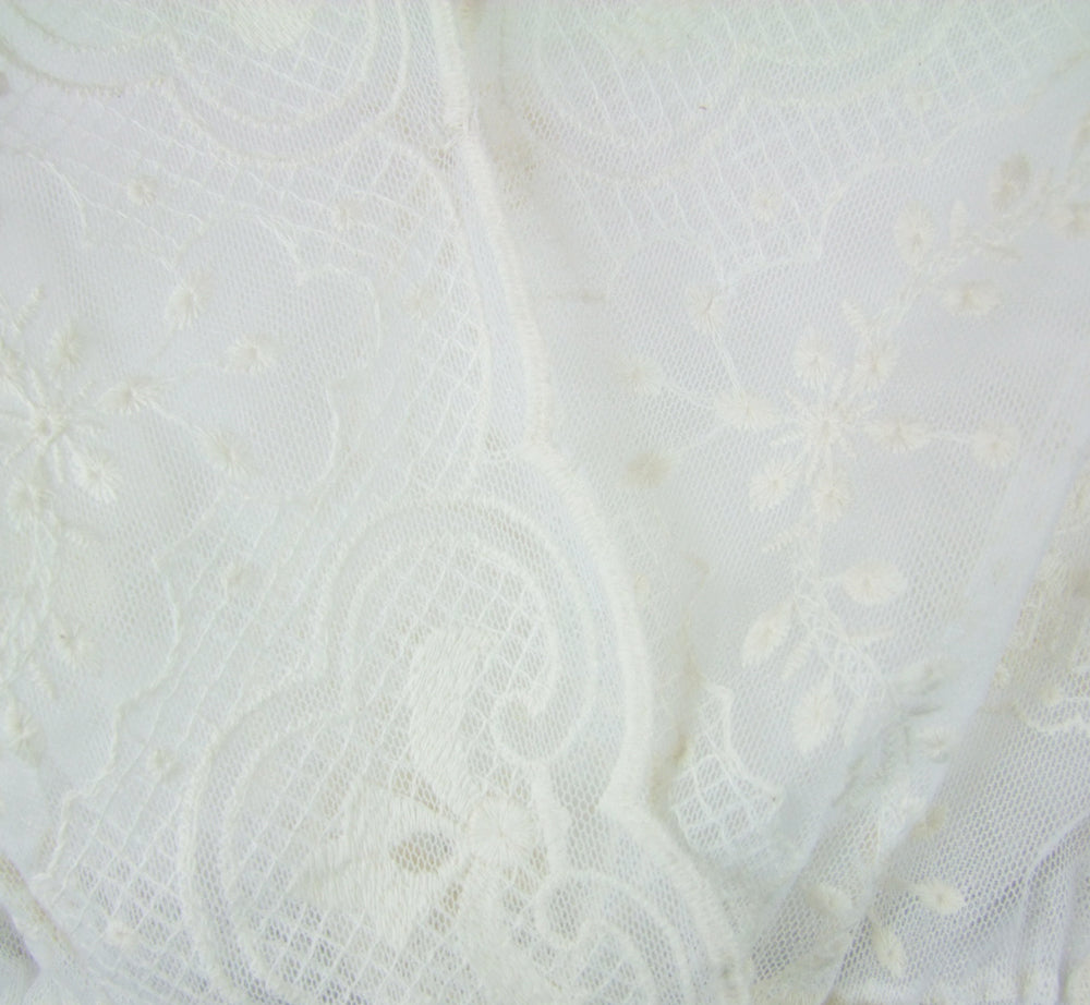 pierre-marcel-dirndlbluse-marie-spitze-v-ausschnitt-creme image 3