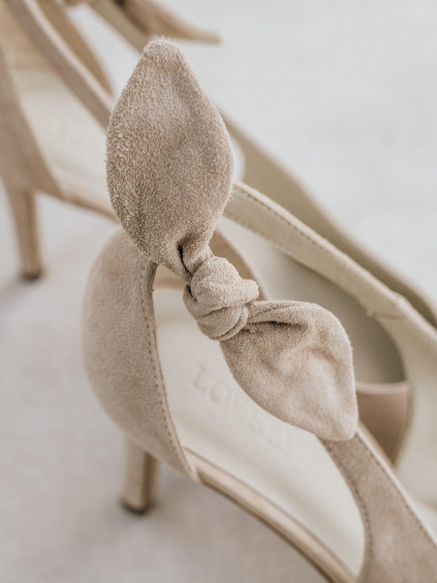 heimatgl-ck-pump-delilah-high-heel-mit-cut-outs-und-schleife-8-cm-absatz image 4