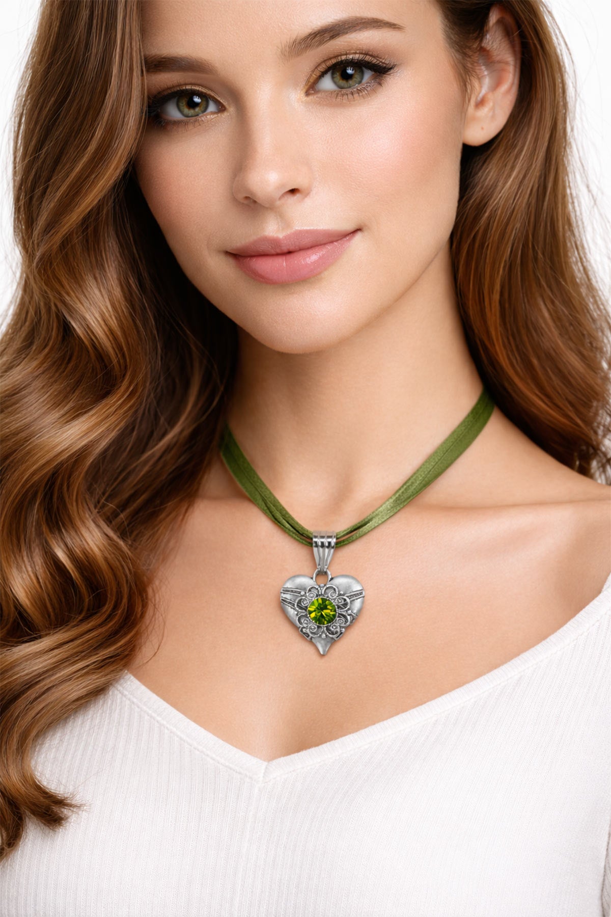 luisia-halskette-paula-mit-kristall-von-swarovski-herz-gr-n image 5