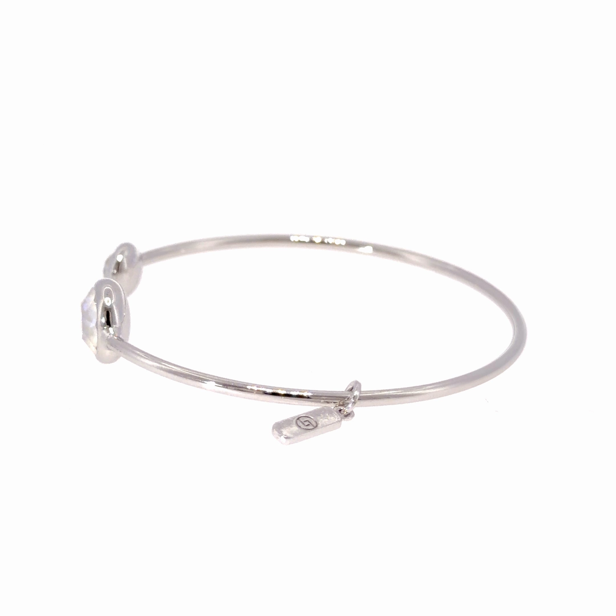 luisia-einreihiger-armreif-fjella-mit-zwei-premium-kristallen-silber-light-grey- image 6
