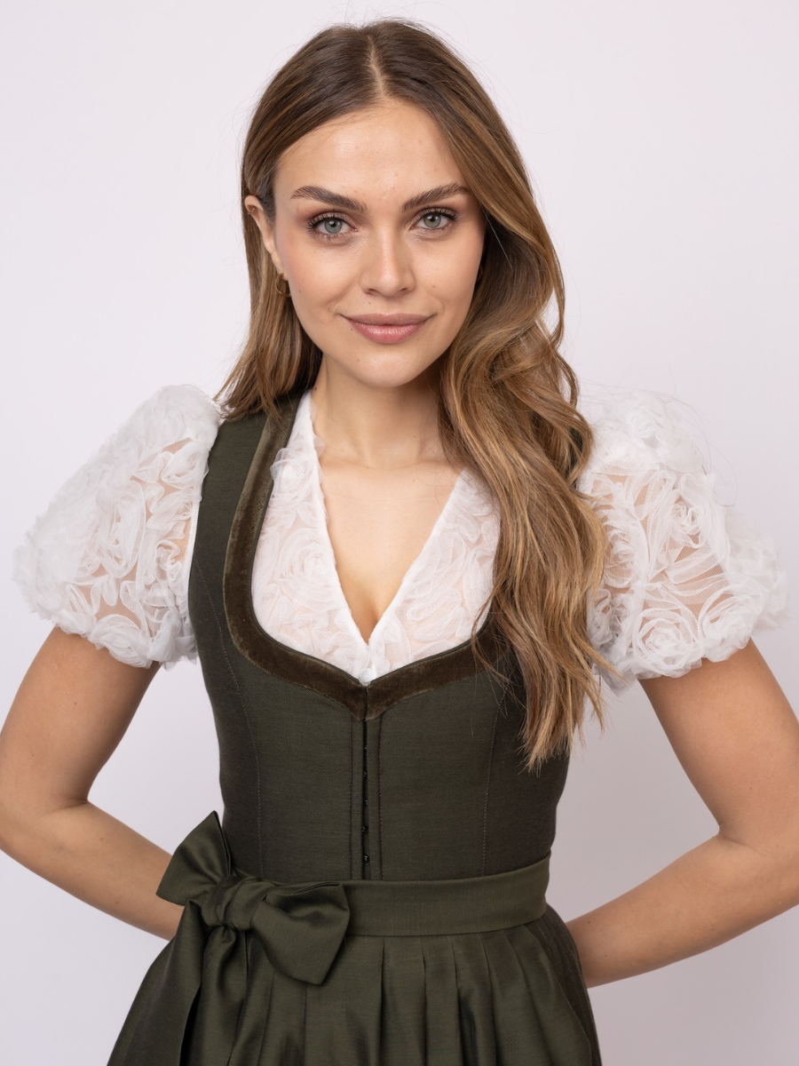 heimatgl-ck-bluse-aurora-dirndlbluse-mit-v-ausschnitt-und-3d-rosen image 7