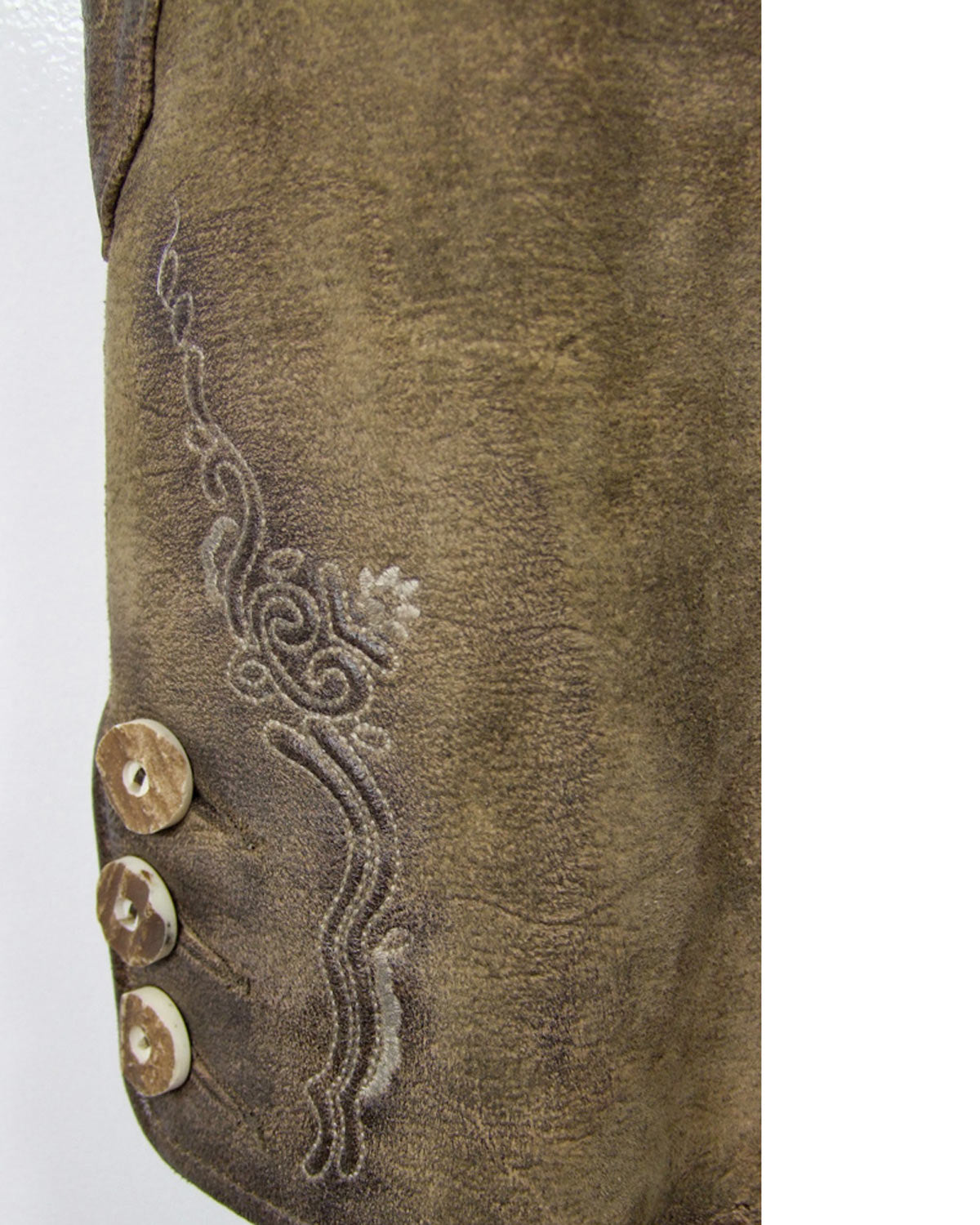 trachtenland-maddox-kurze-damen-lederhose-dafne-stegtr-ger-speckig-eiche image 3