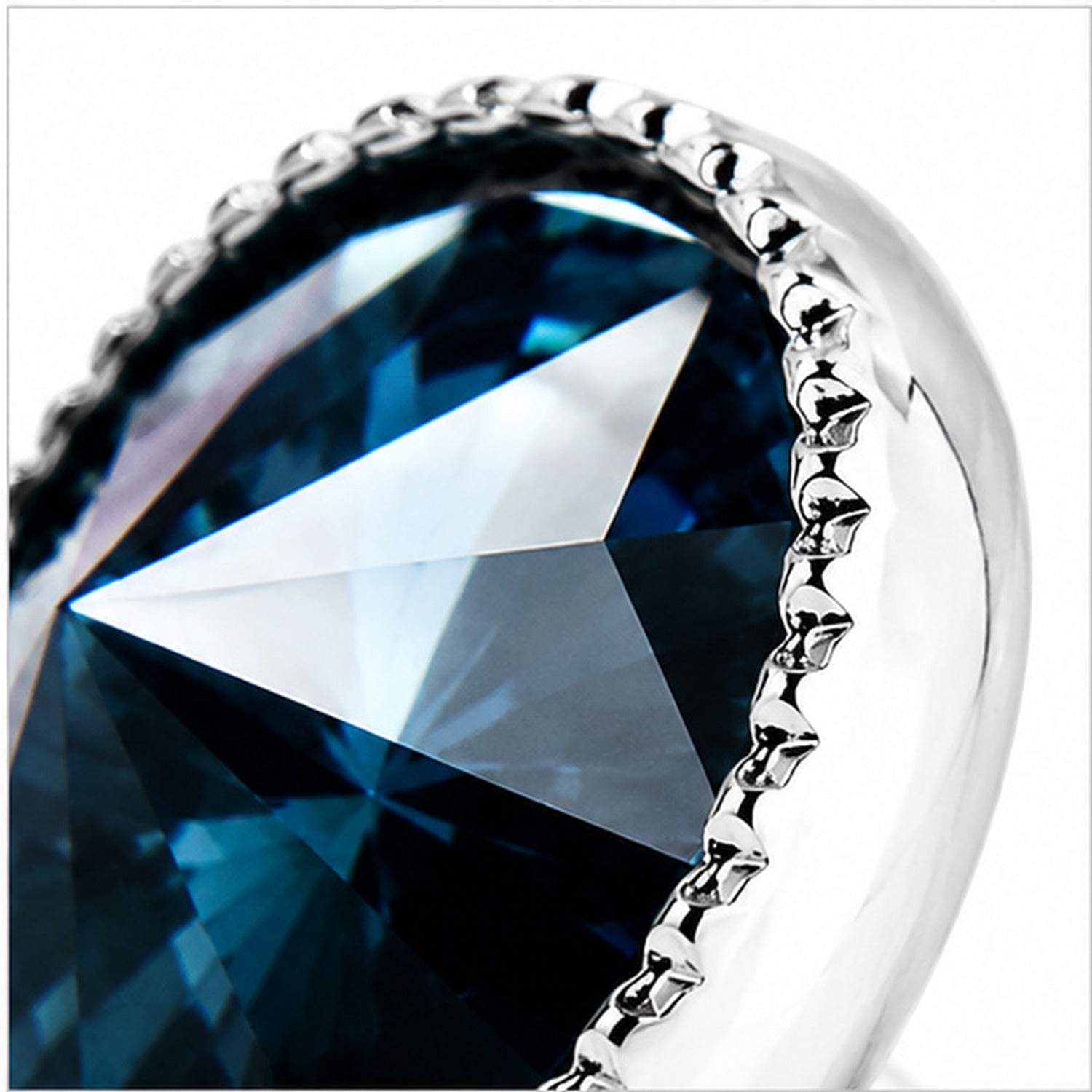 trachtenland-luisia-solit-r-ohrstecker-joy-montana-mit-swarovski-kristallen image 3