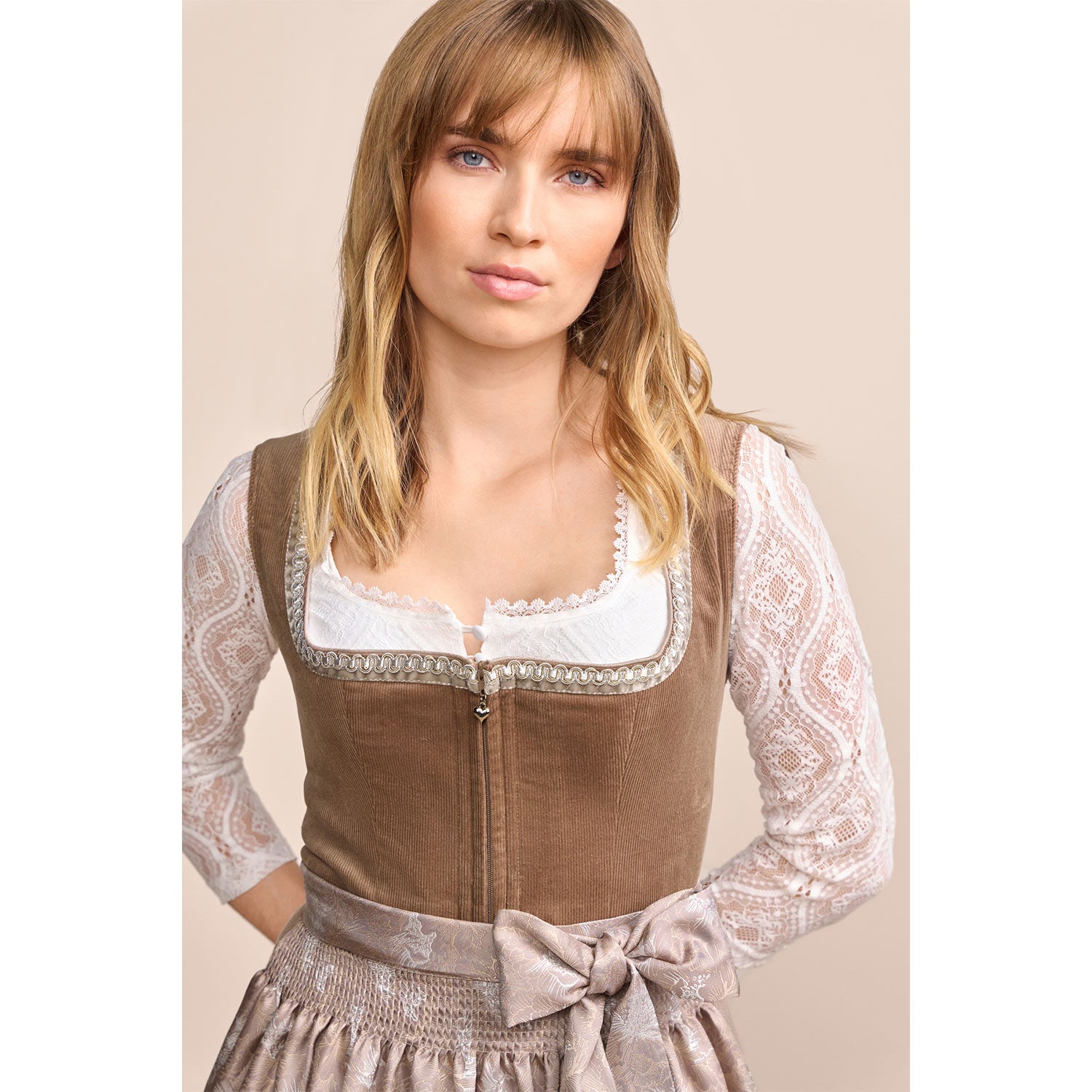 kr-ger-madl-dirndl-elinda-414869-natur-60cm-cord-mieder image 3