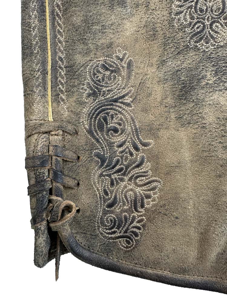 trachtenland-maddox-kurze-herren-lederhose-riessersee-mit-g-rtel-antik-bernstein image 3