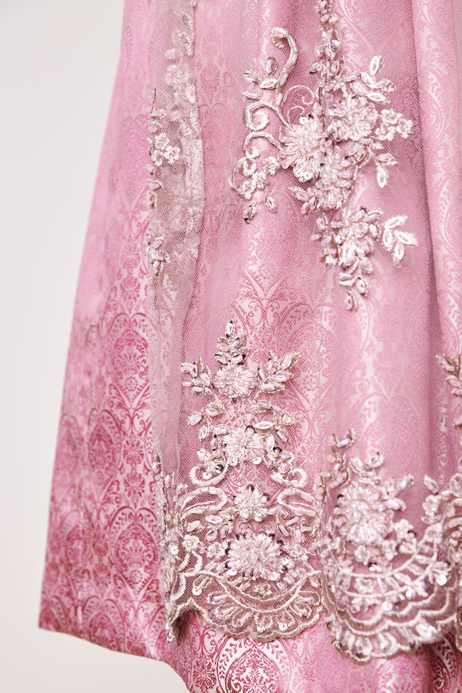 trachtenland-kr-ger-dirndl-pati-116165-mit-spitzensch-rze-70cm-pink image 4