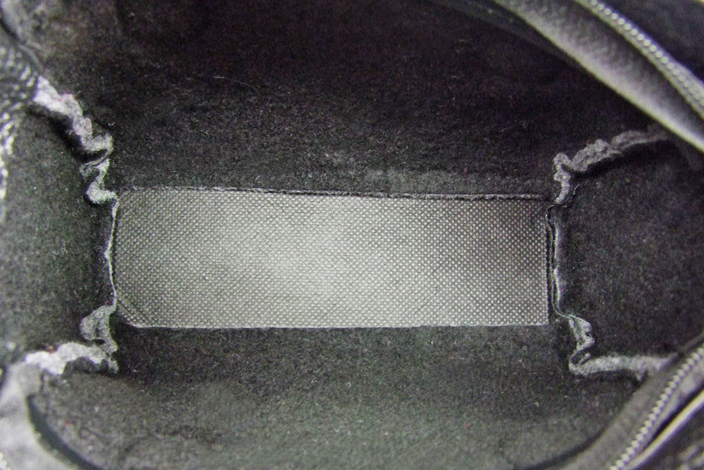 trachtenland-filz-trachten-handtasche-mit-herzapplikation-rot image 3