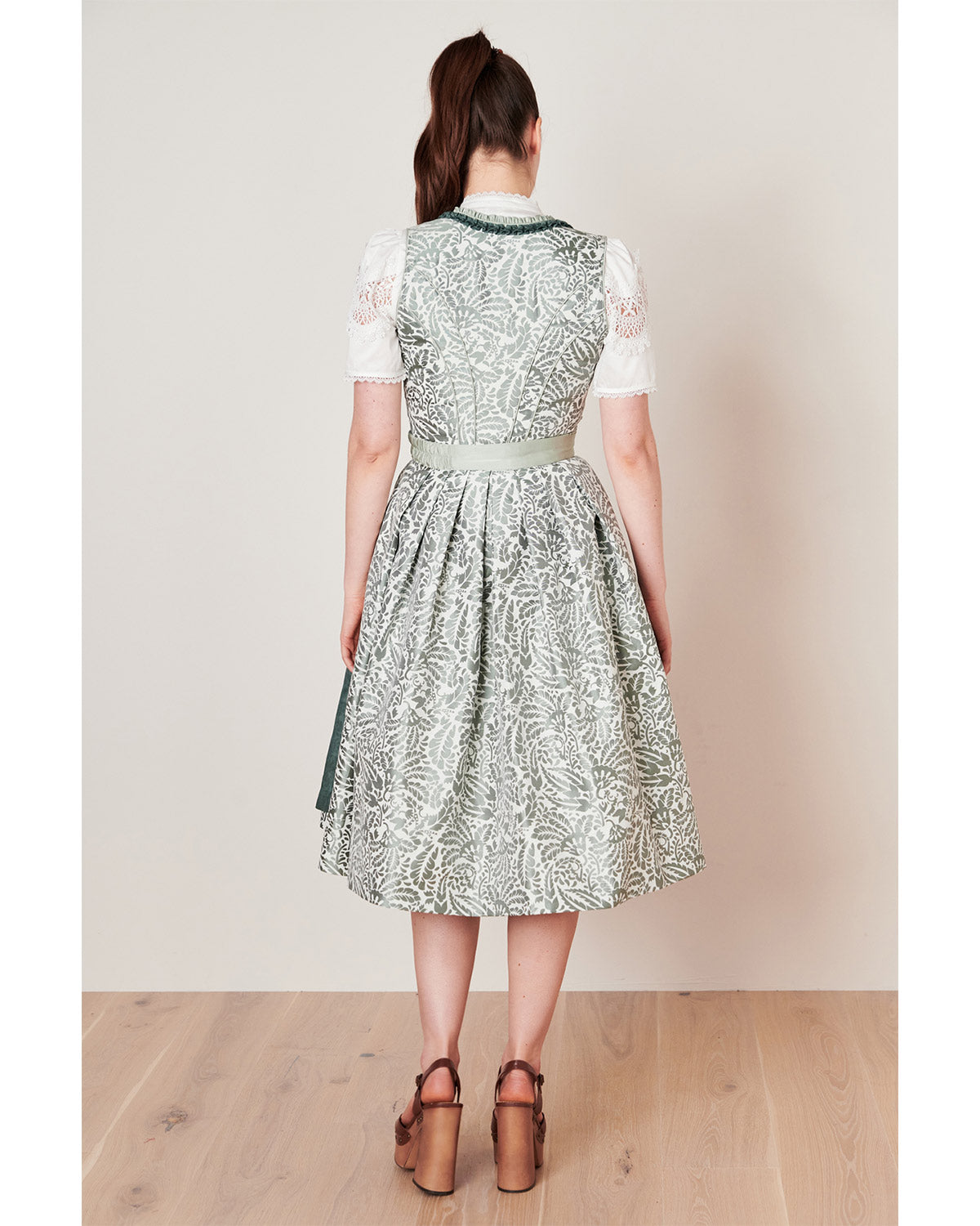 trachtenland-kr-ger-collection-dirndl-fritza-116367-70cm-gr-n-floral image 2
