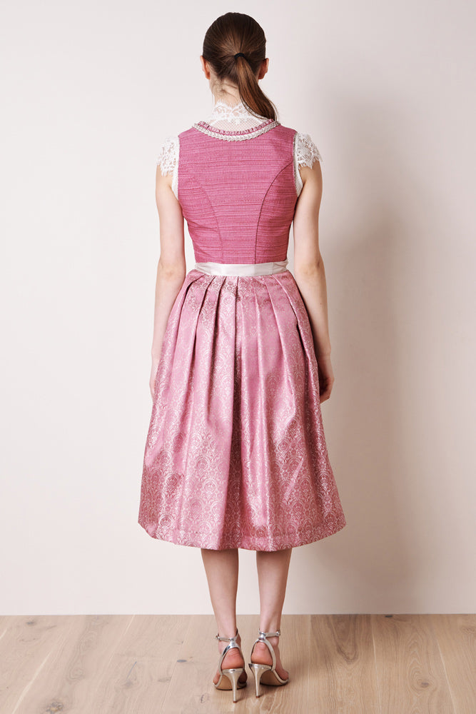 trachtenland-kr-ger-dirndl-pati-116165-mit-spitzensch-rze-70cm-pink image 2