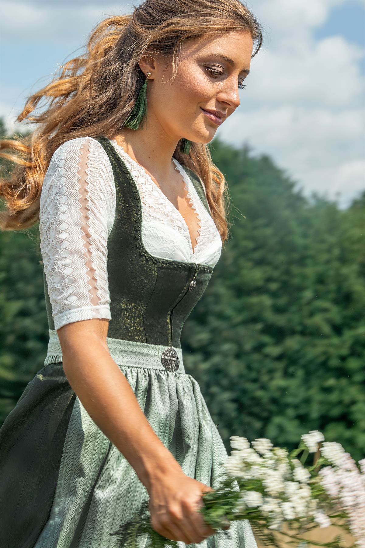 trachtenland-marjo-dirndlbody-forsten-halbarm-offwhite image 7